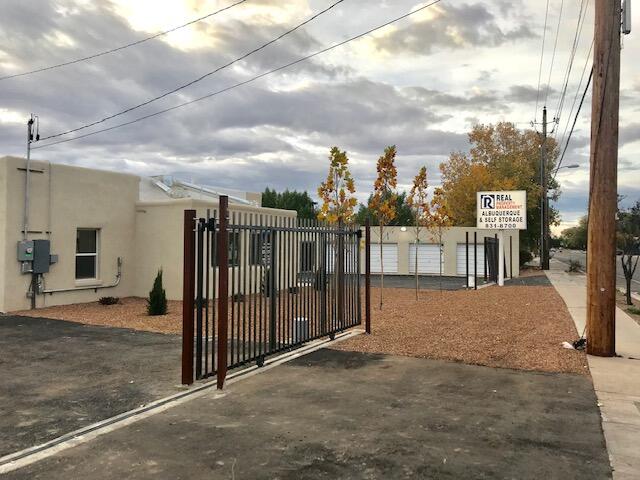 Photo 3 — 306 Isleta Boulevard SW