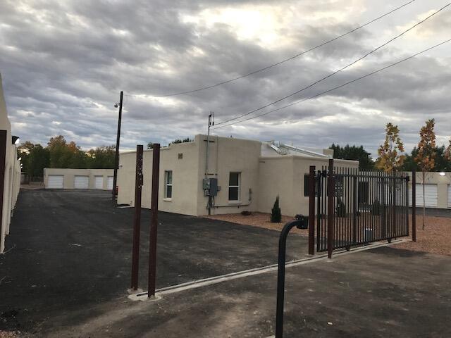 Photo 2 — 306 Isleta Boulevard SW