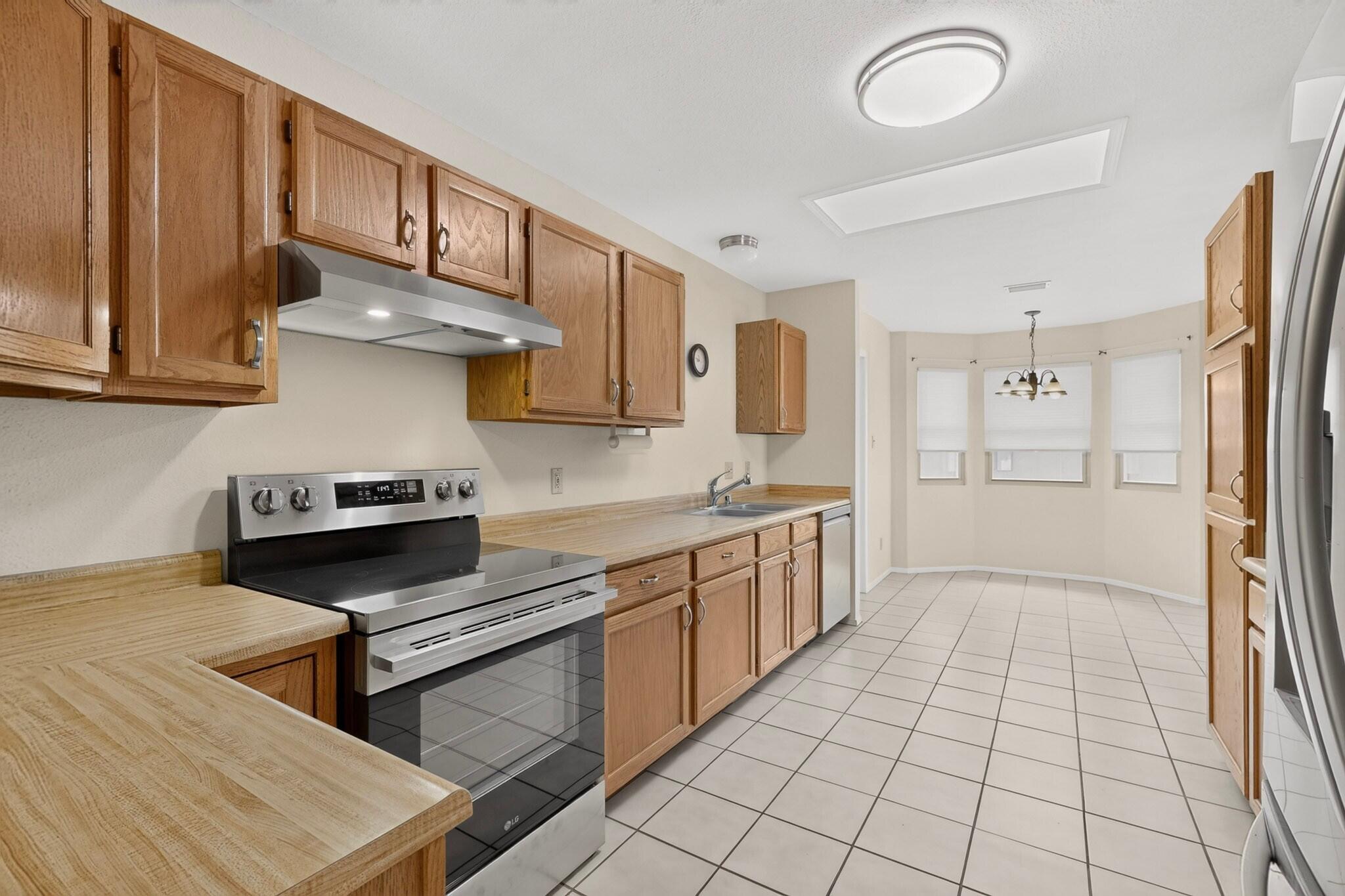 Photo 18 — 6058 Cottontail Road NE