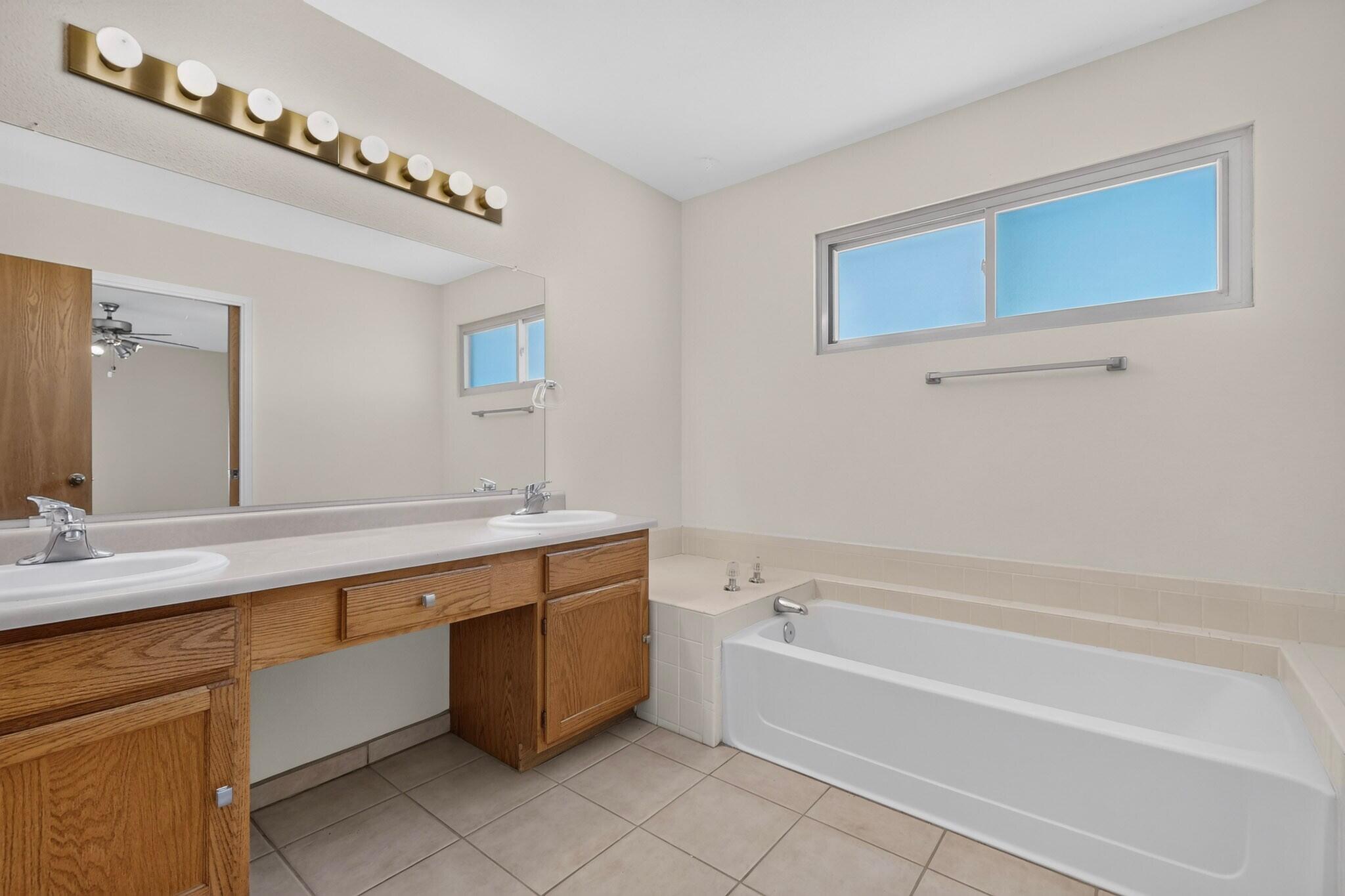 Photo 13 — 6058 Cottontail Road NE