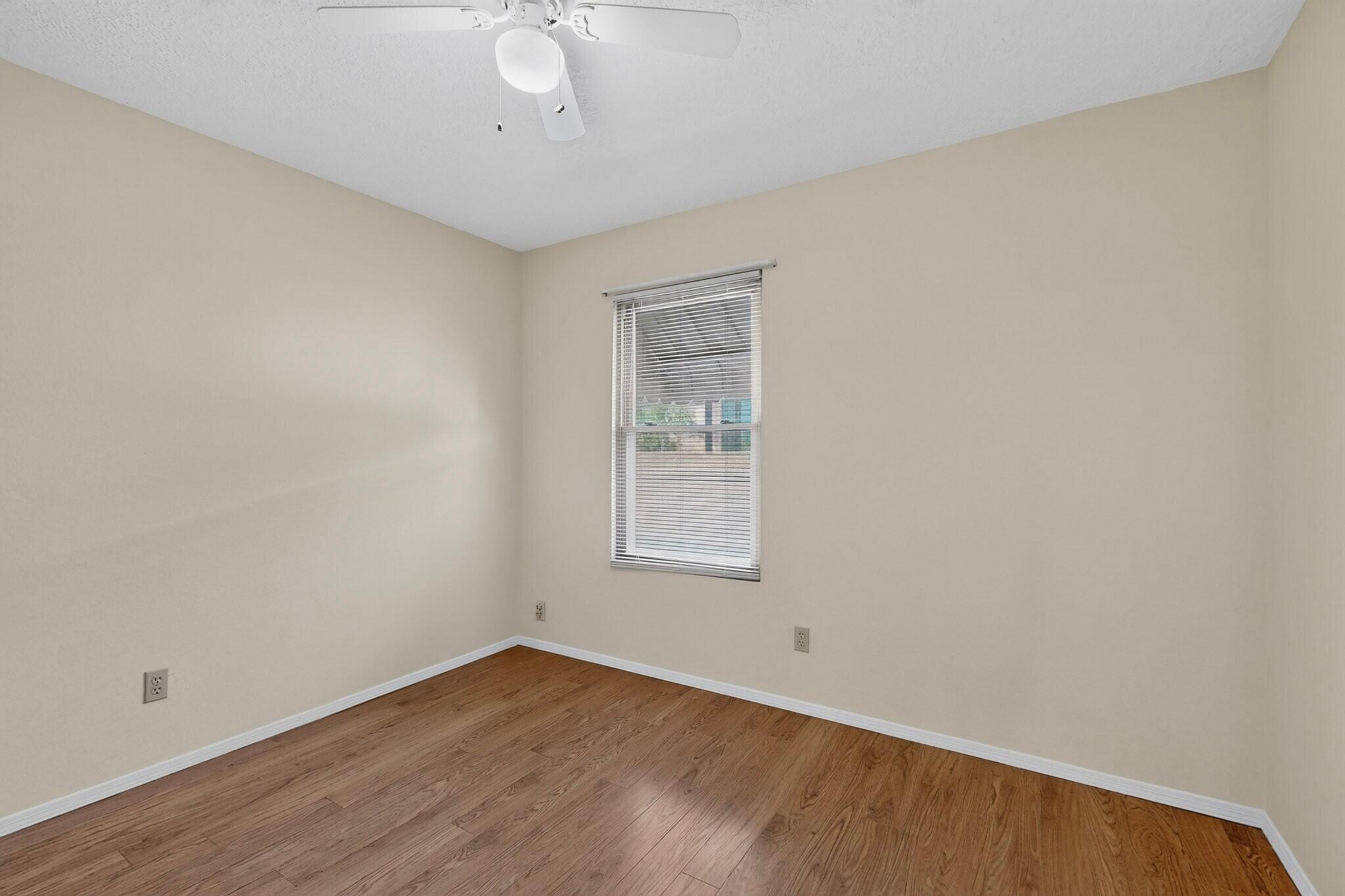Photo 9 — 6058 Cottontail Road NE