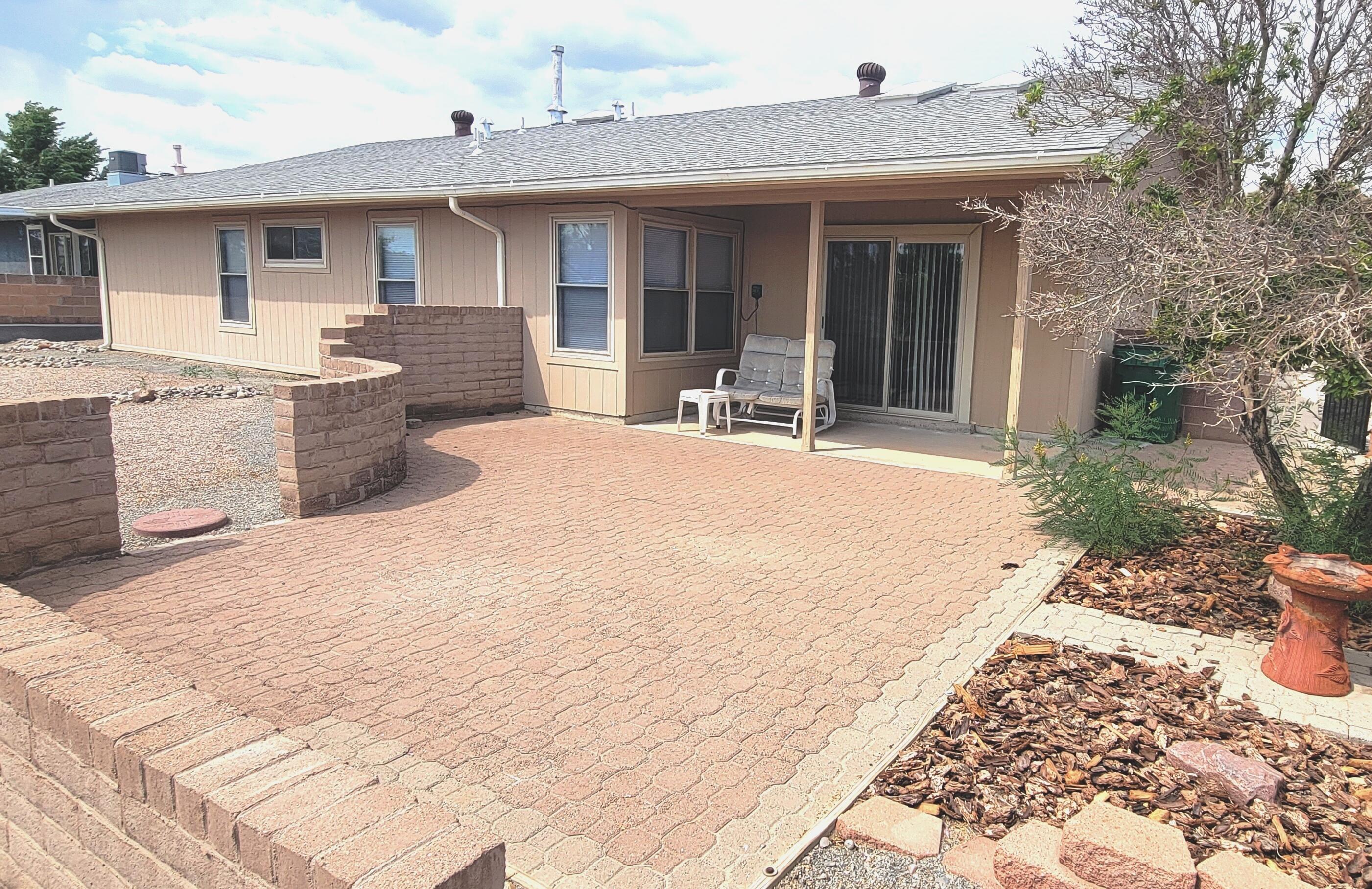 Photo 3 — 6058 Cottontail Road NE