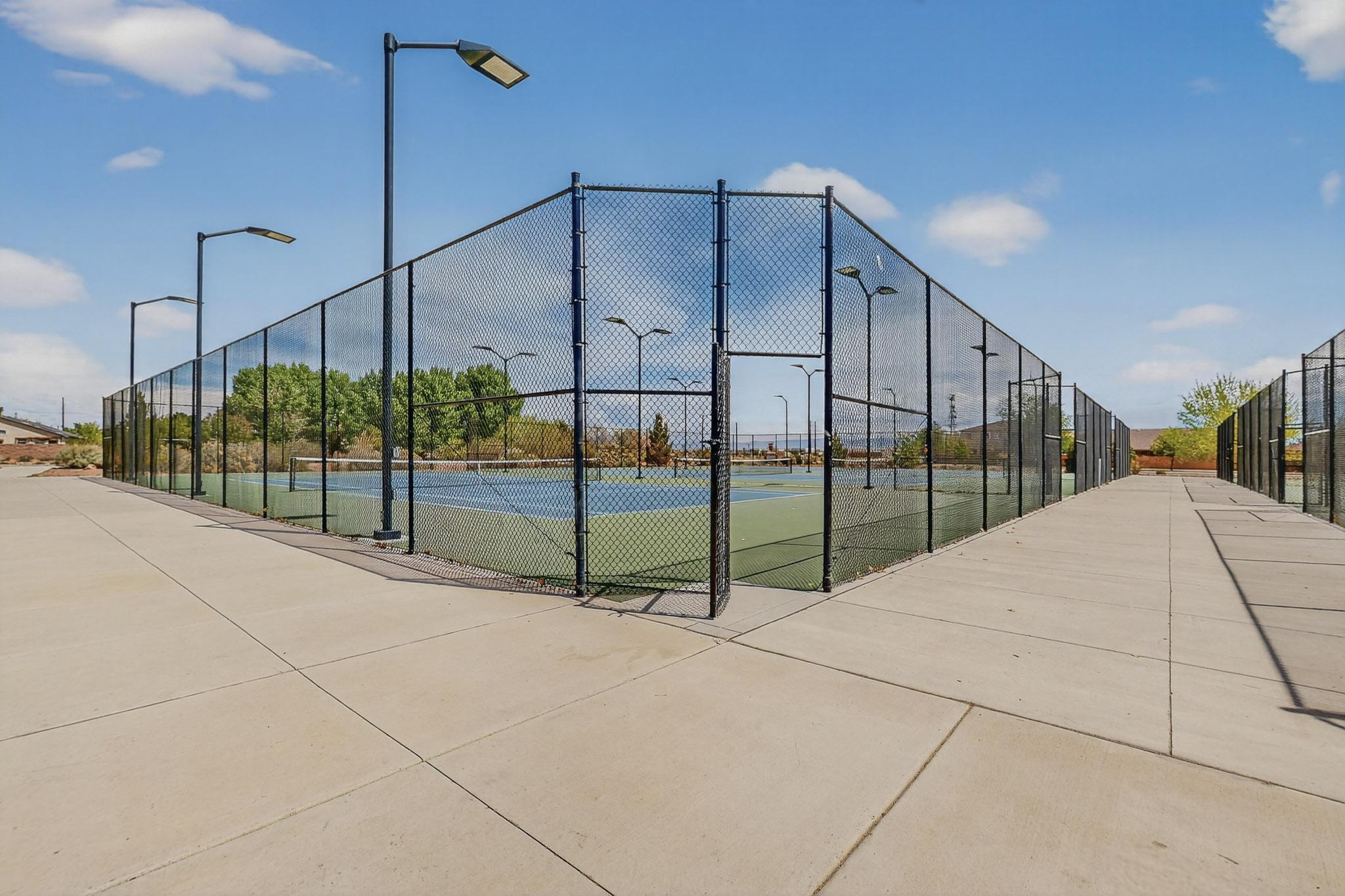 Photo 4 — 410 W Hicks Drive SW