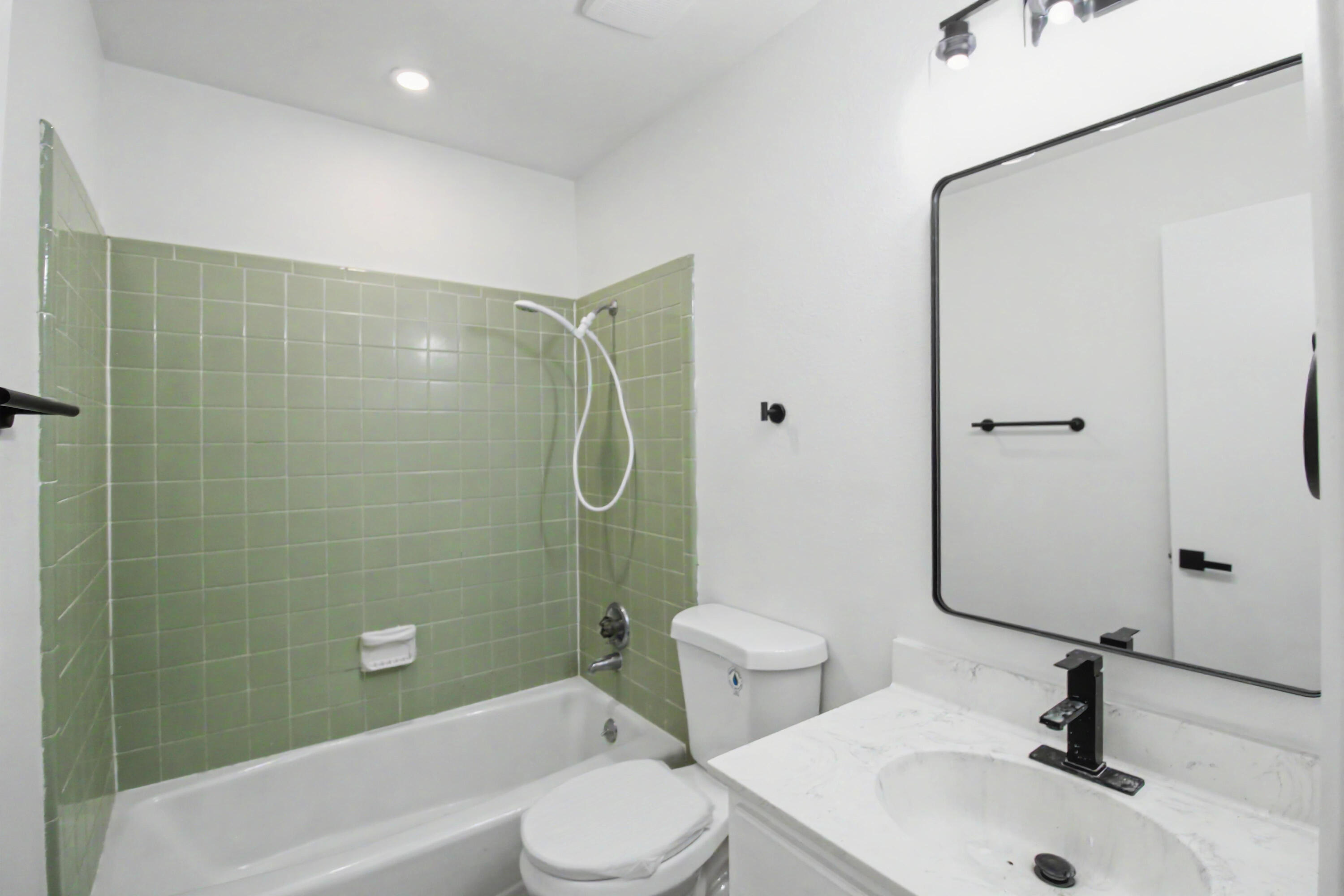Photo 5 — 6325 Christy Avenue NE