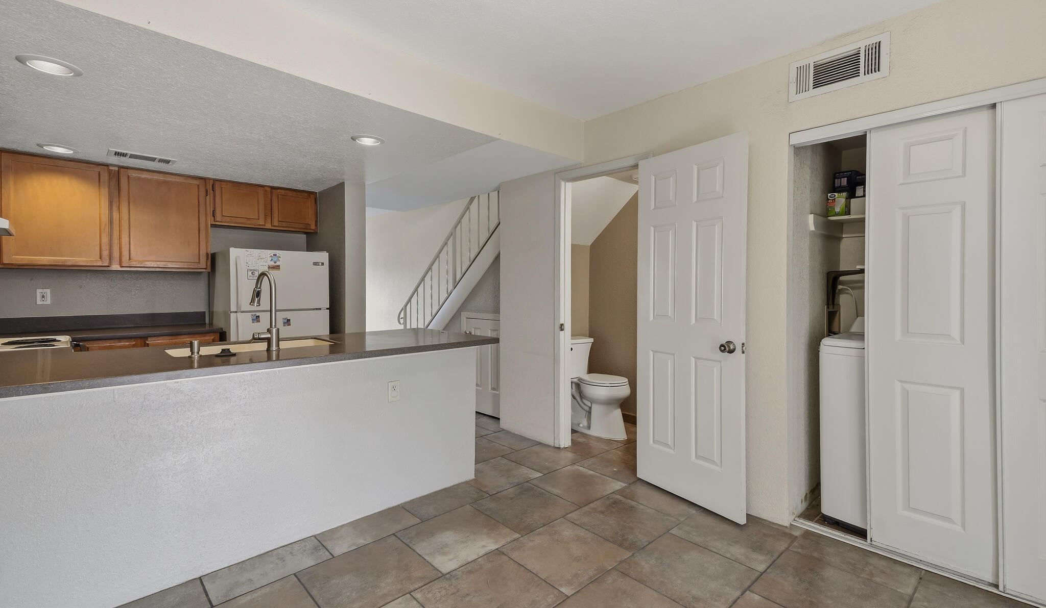 Photo 16 — 3301 Monroe Street NE UNIT J105