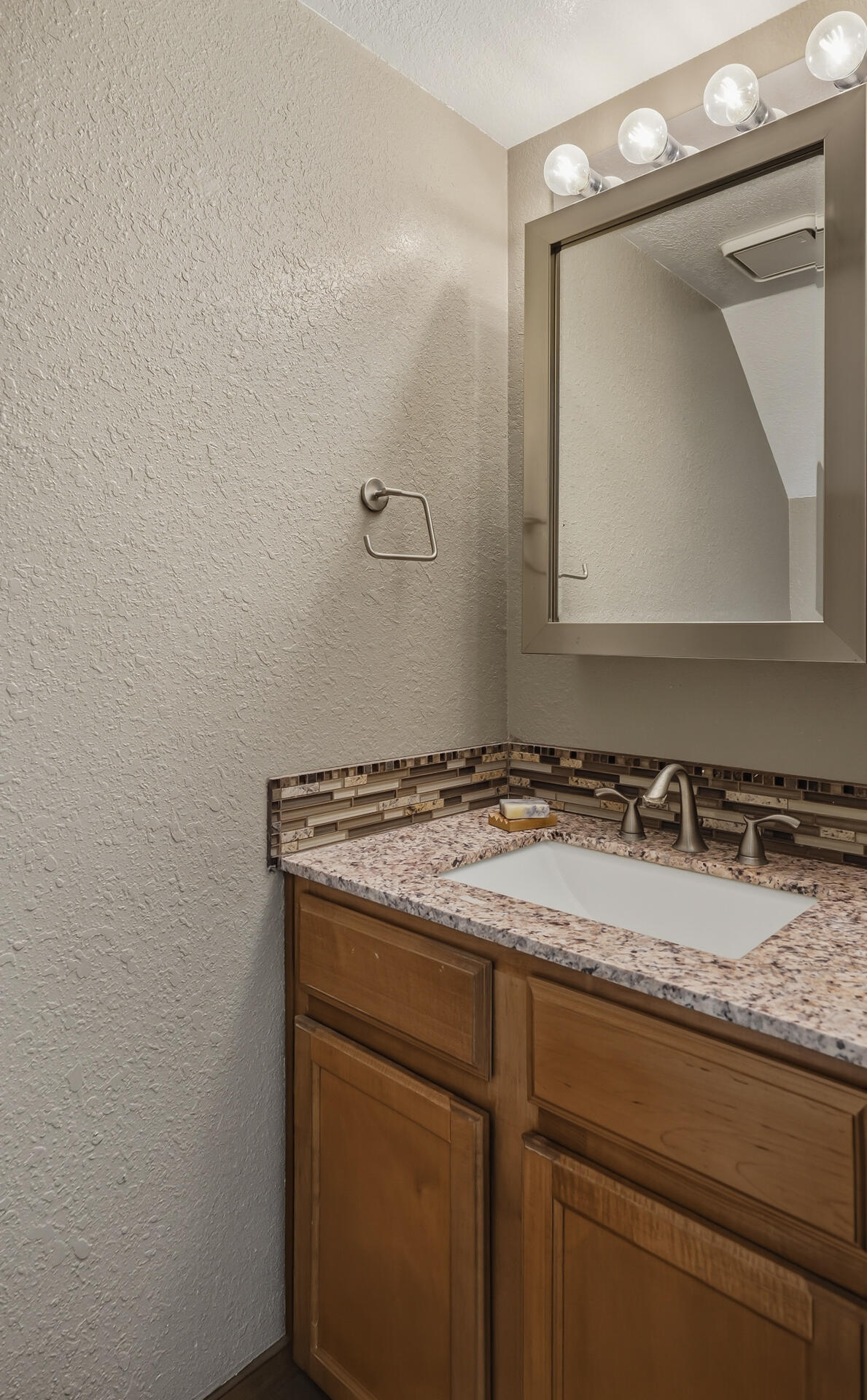 Photo 14 — 3301 Monroe Street NE UNIT J105