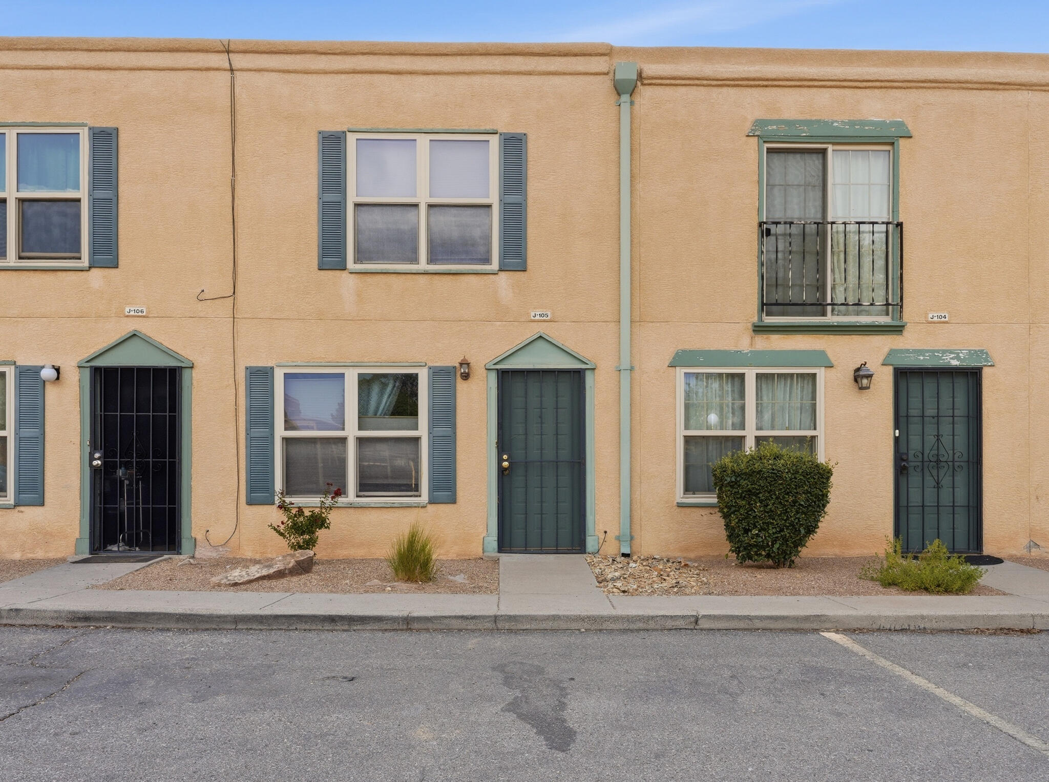 Photo 2 — 3301 Monroe Street NE UNIT J105