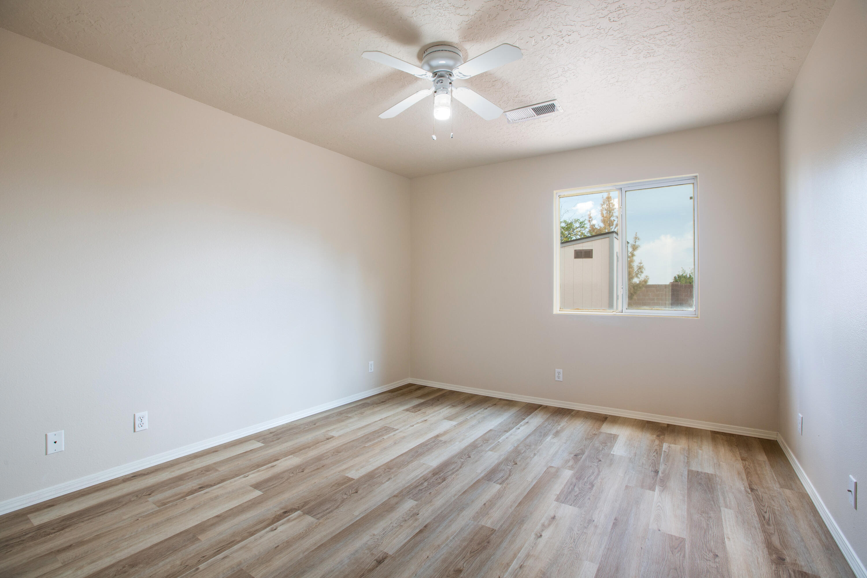 Photo 13 — 516 Medina Meadows Drive NE