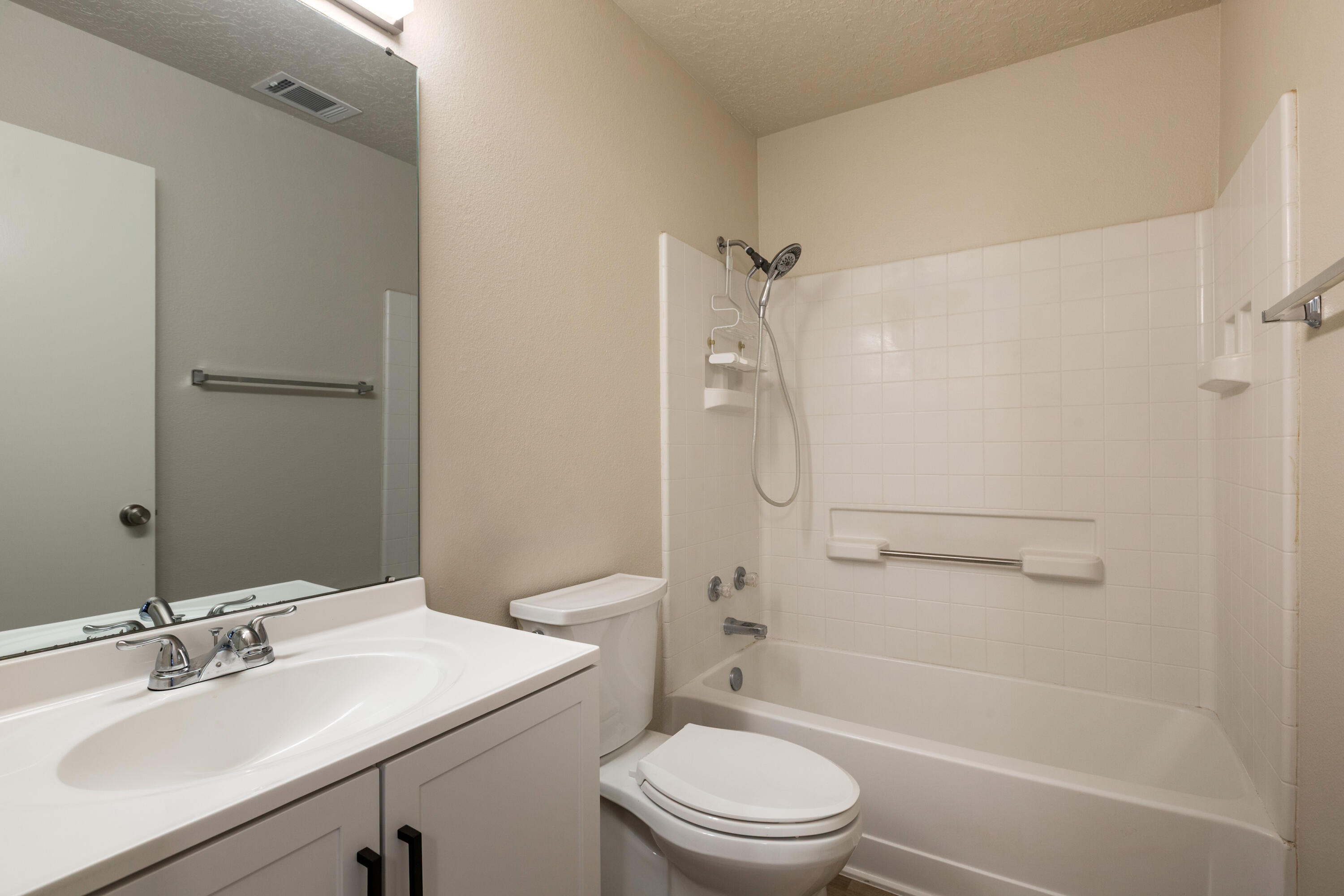 Photo 14 — 516 Medina Meadows Drive NE