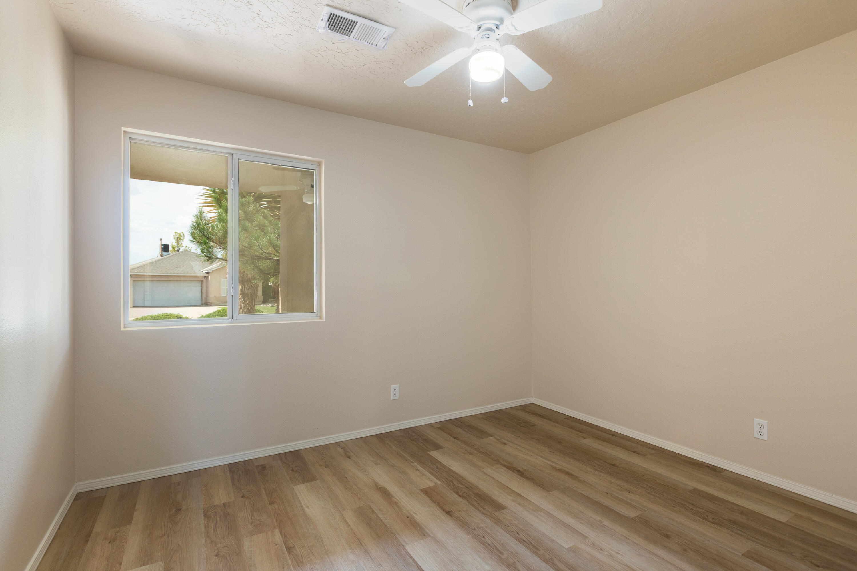 Photo 2 — 516 Medina Meadows Drive NE
