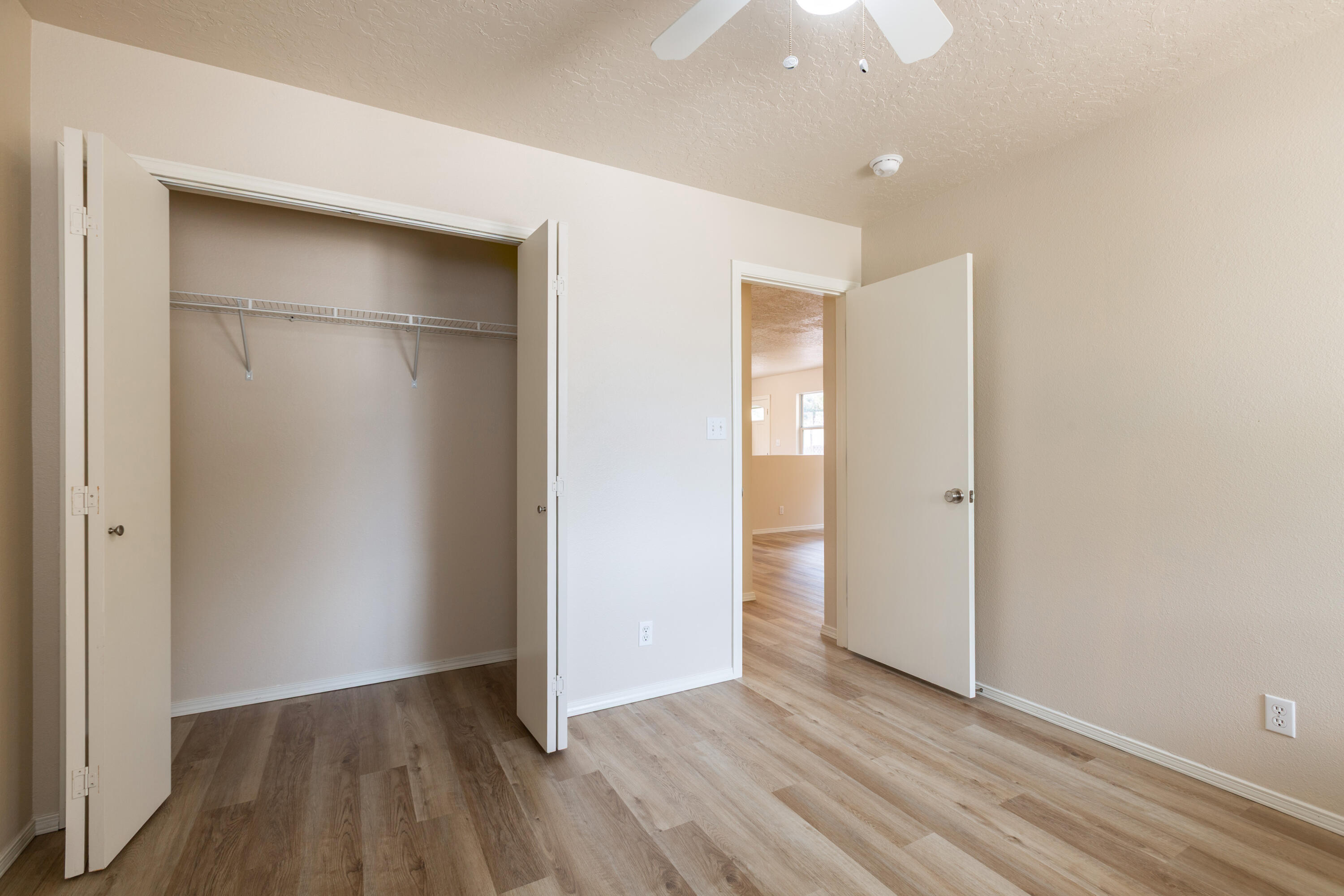 Photo 4 — 516 Medina Meadows Drive NE