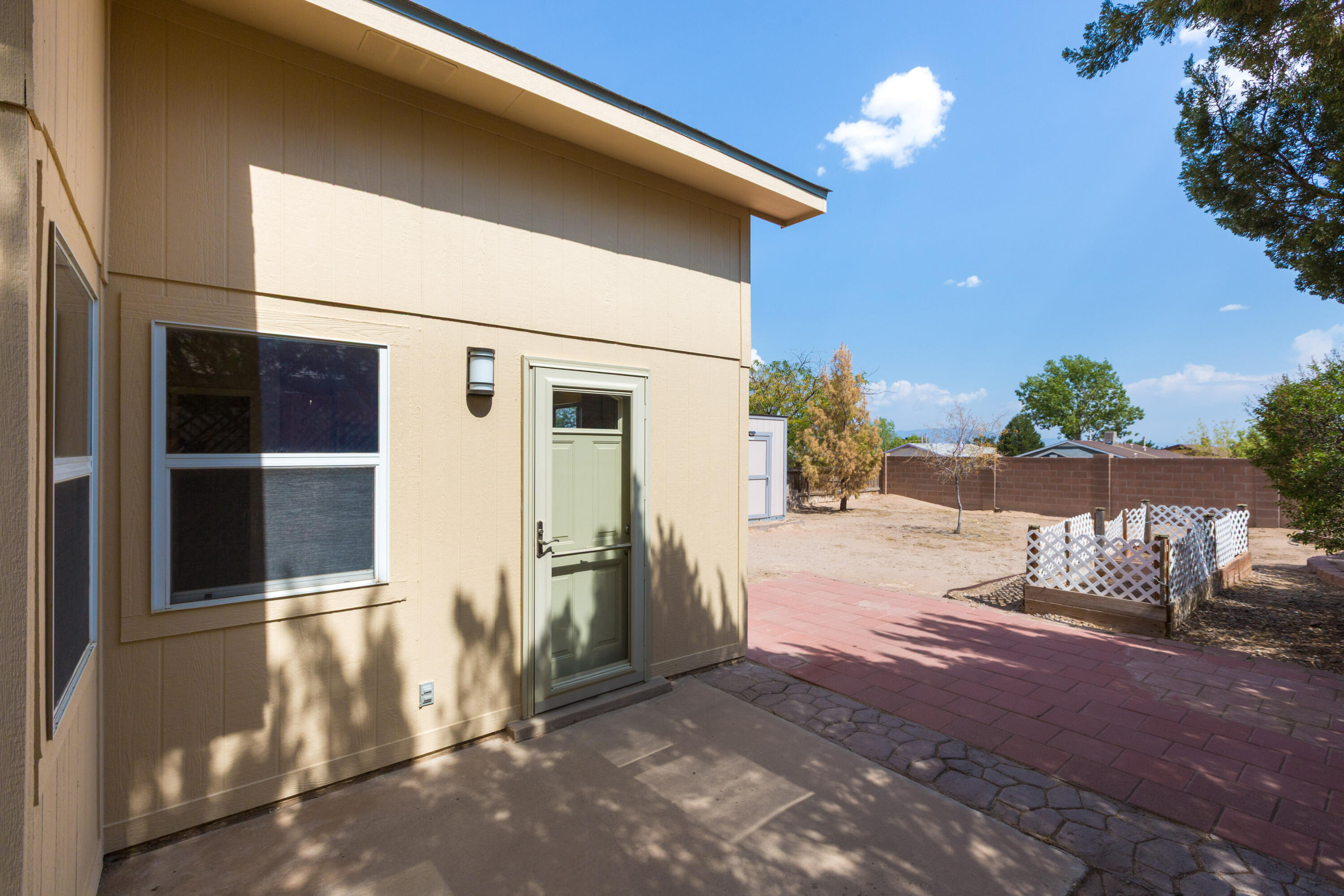 Photo 5 — 516 Medina Meadows Drive NE