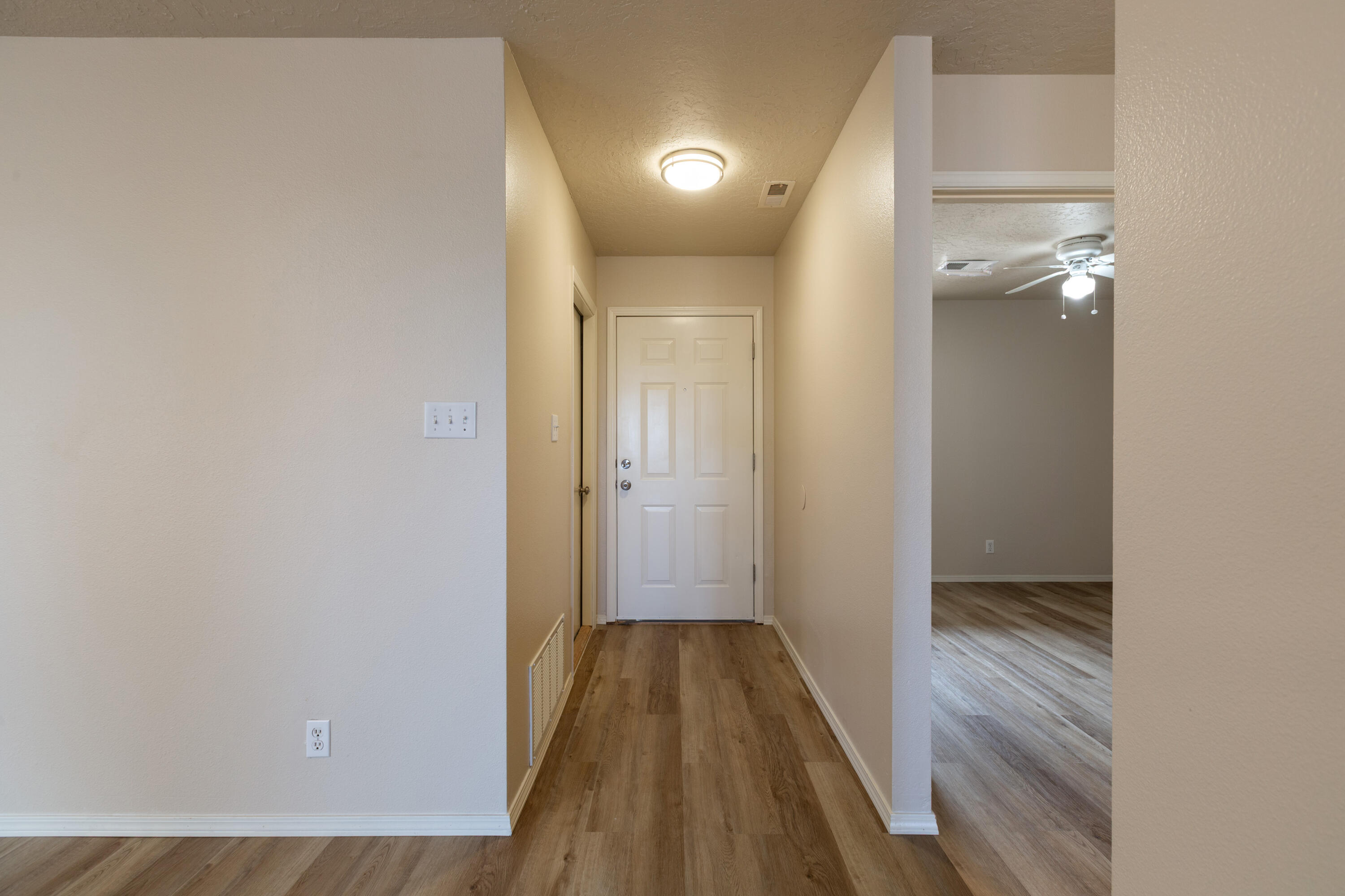 Photo 16 — 516 Medina Meadows Drive NE