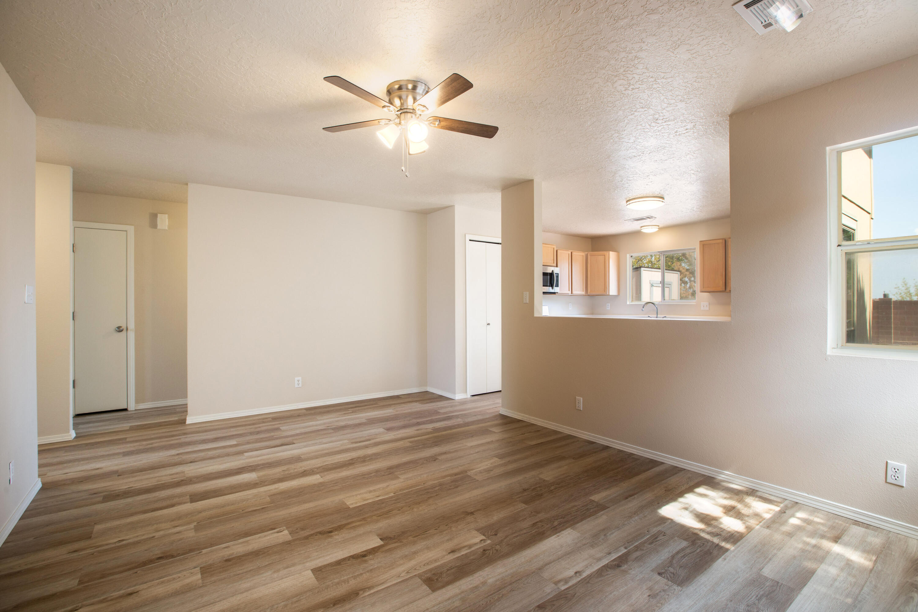 Photo 18 — 516 Medina Meadows Drive NE