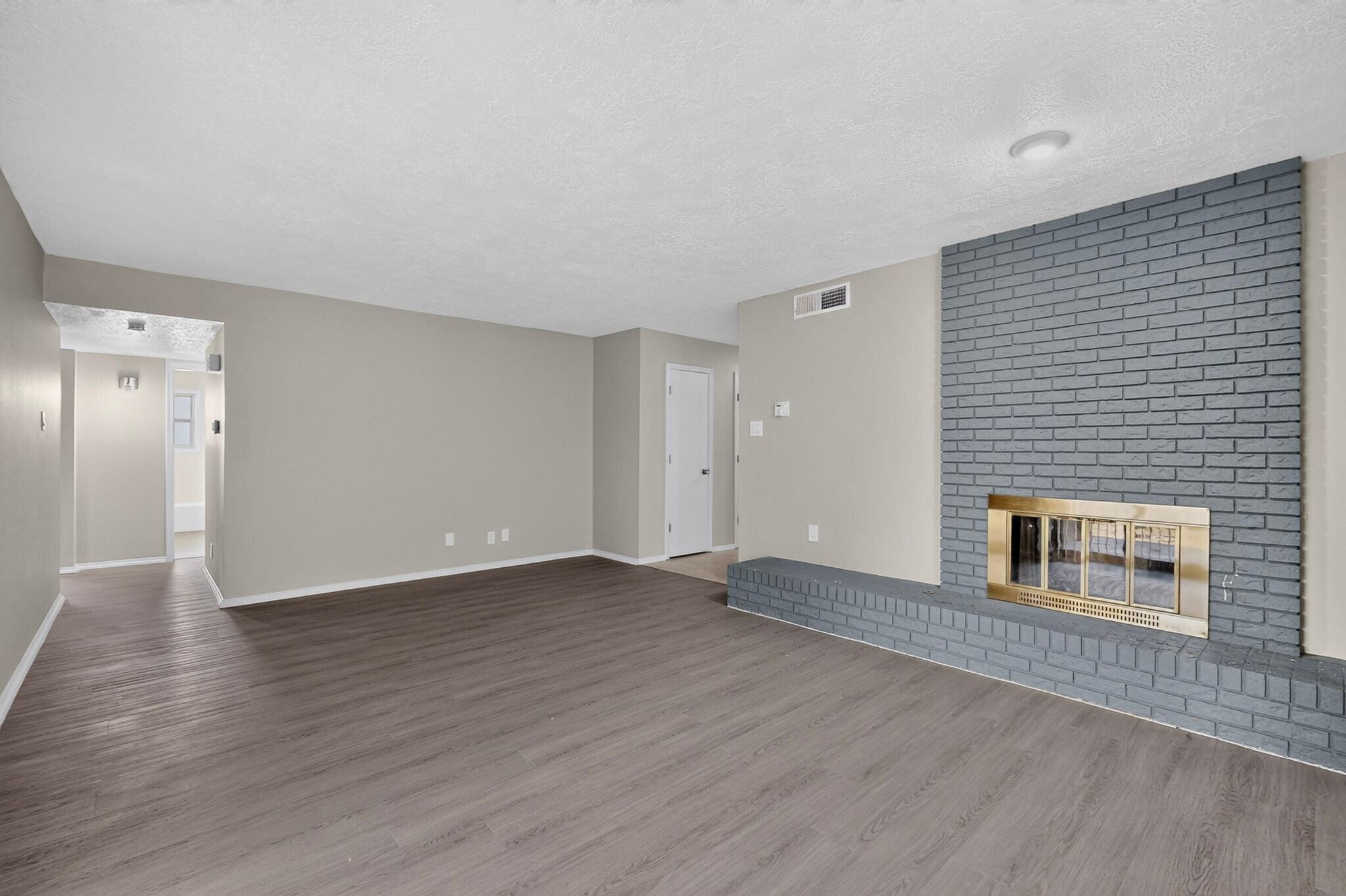 Photo 19 — 9015 FREEDOM Way NE