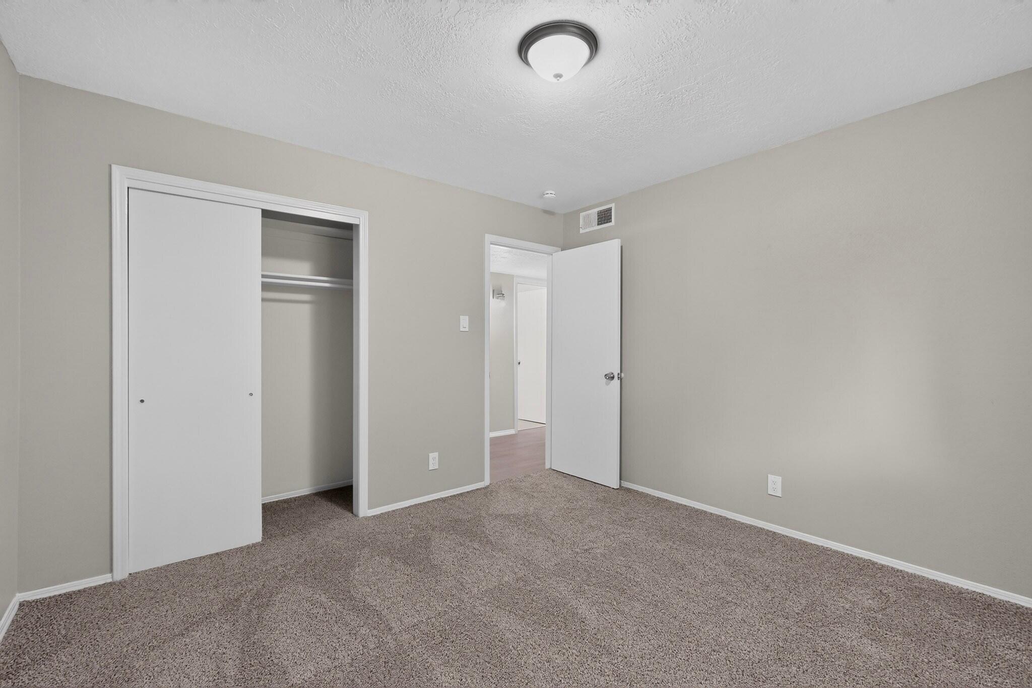 Photo 6 — 9015 FREEDOM Way NE