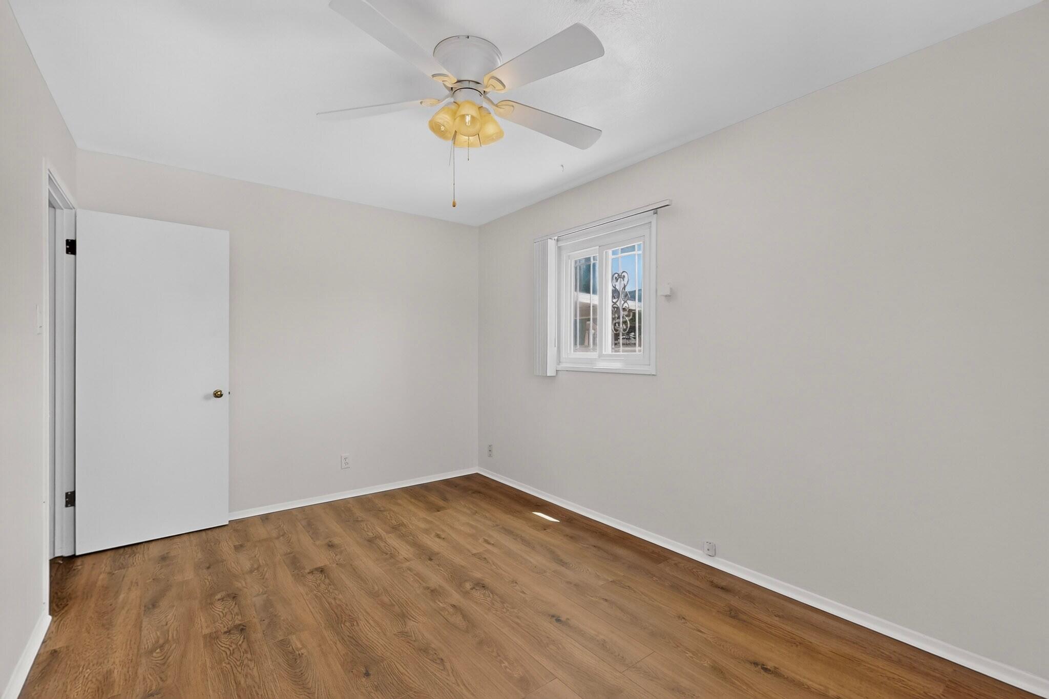 Photo 17 — 2304 Elizabeth Street NE