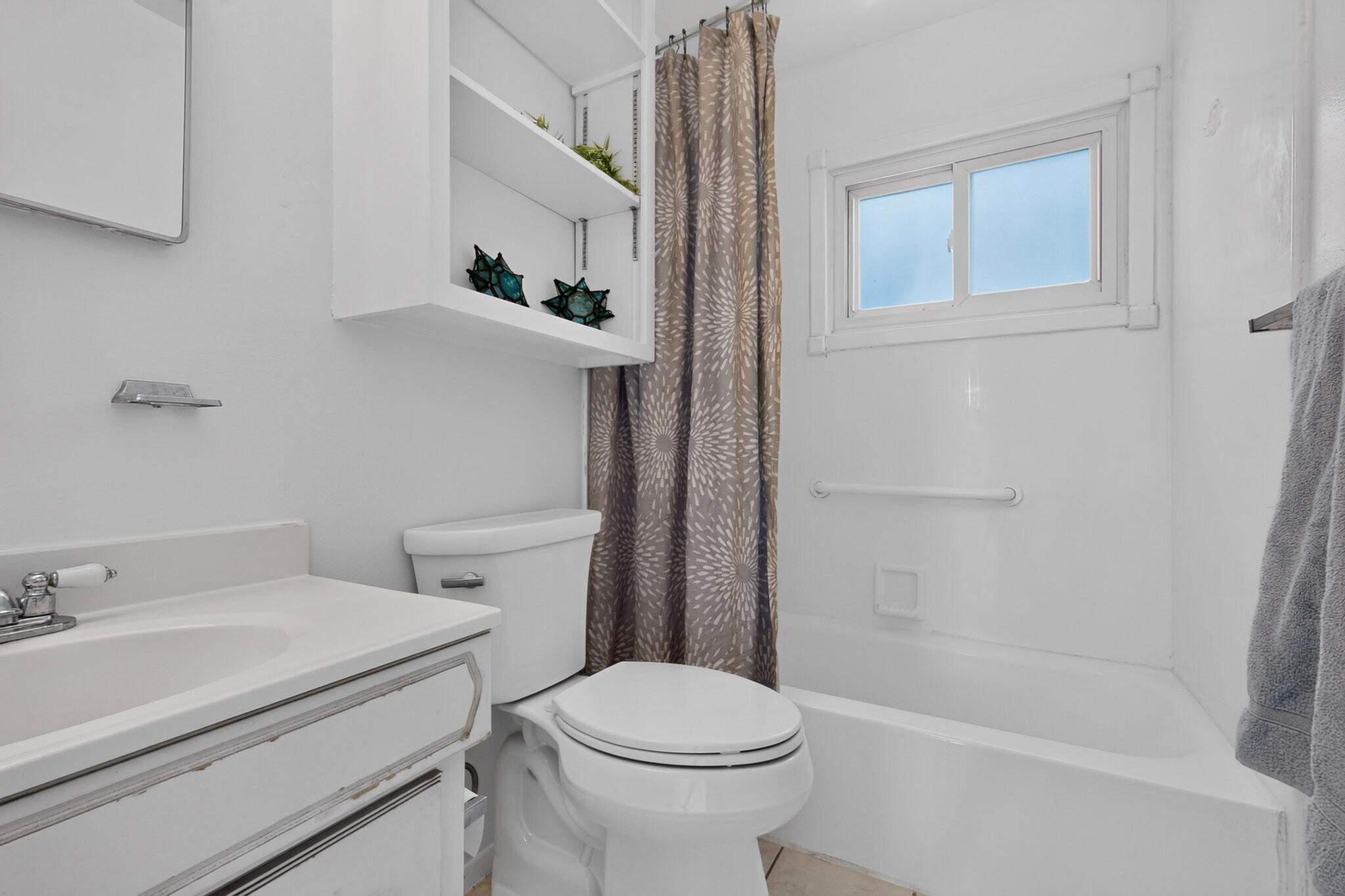 Photo 19 — 2304 Elizabeth Street NE