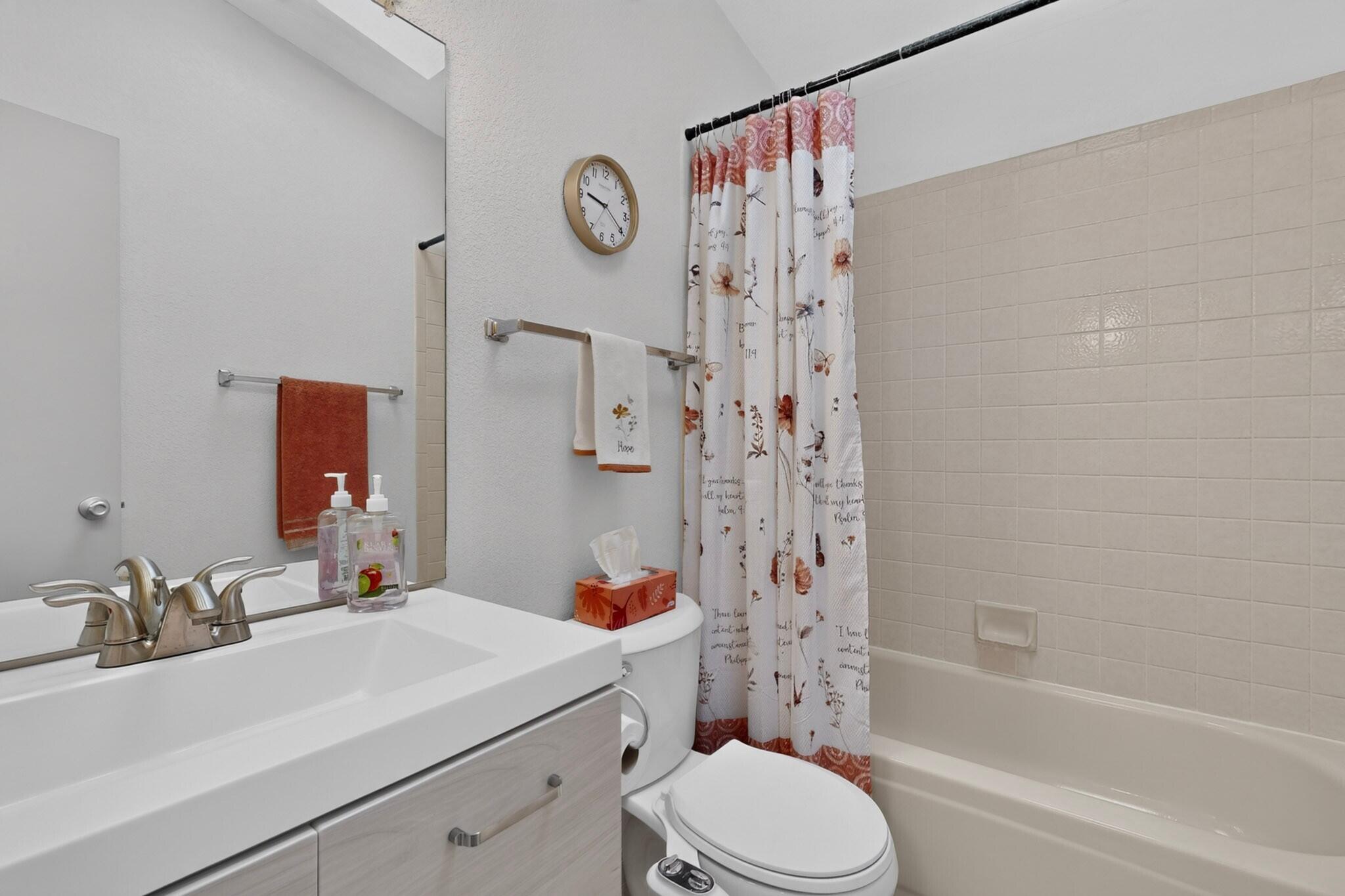 Photo 9 — 316 Palmer Park Drive NE