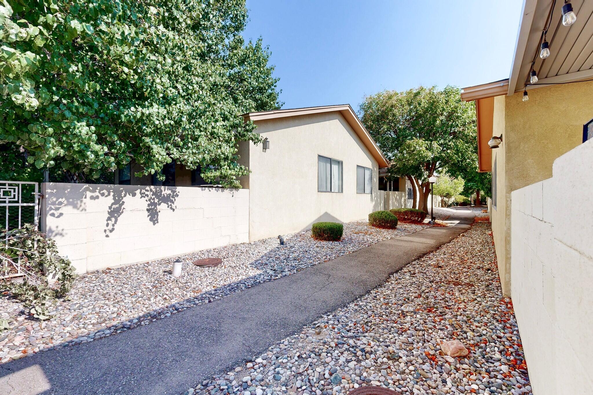 Photo 3 — 316 Palmer Park Drive NE