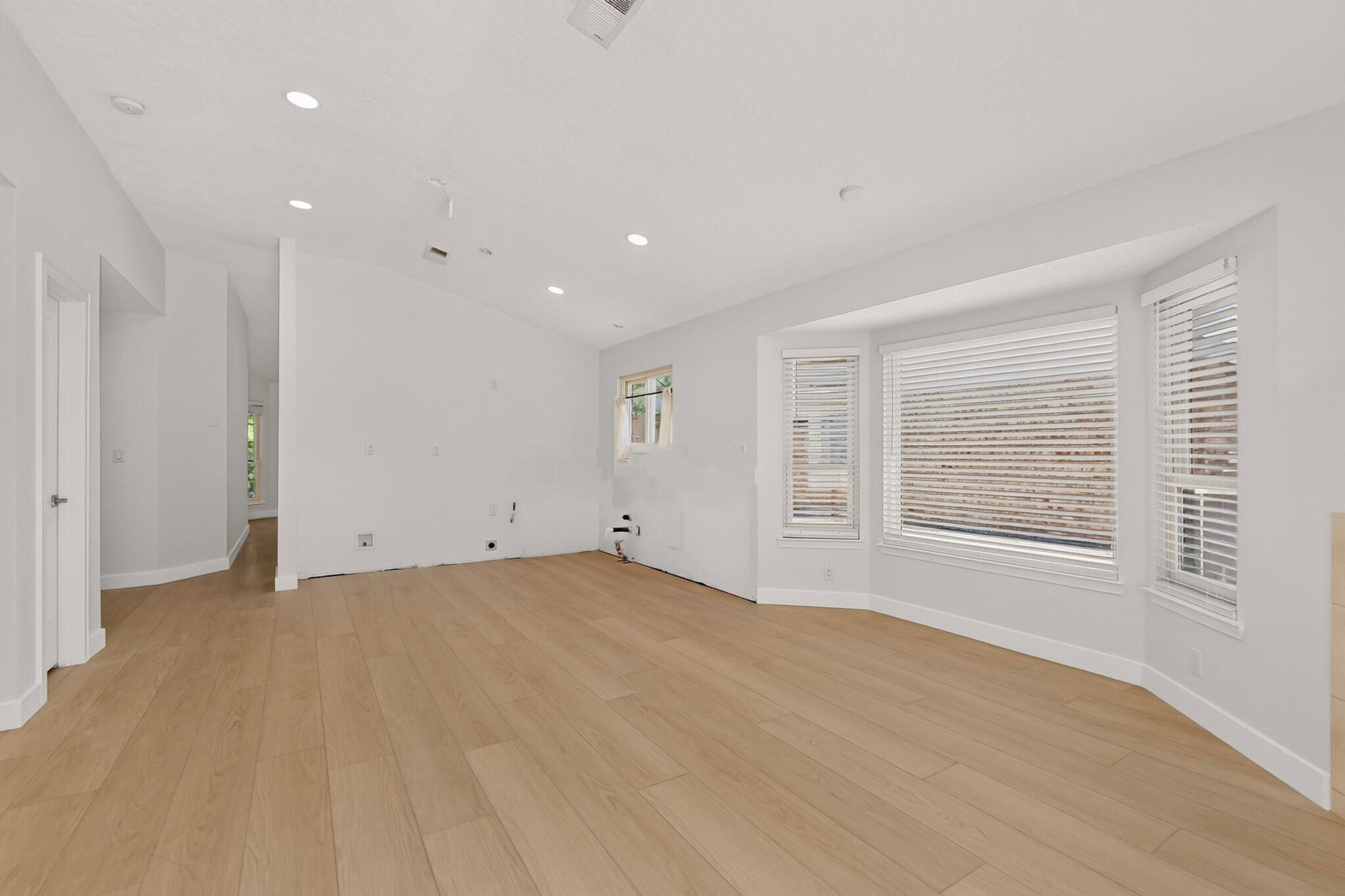 Photo 14 — 7008 Westford Place NW