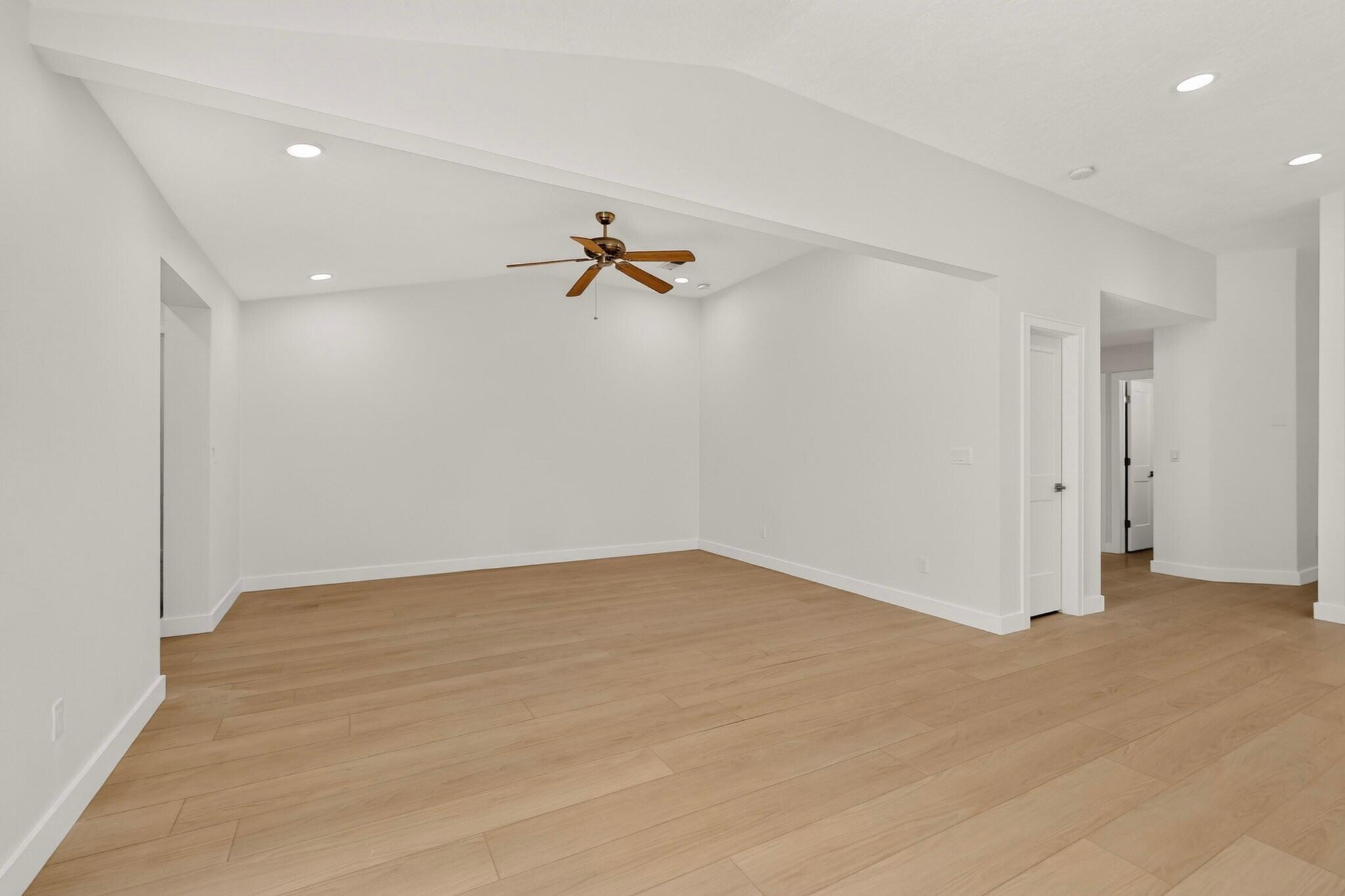 Photo 11 — 7008 Westford Place NW