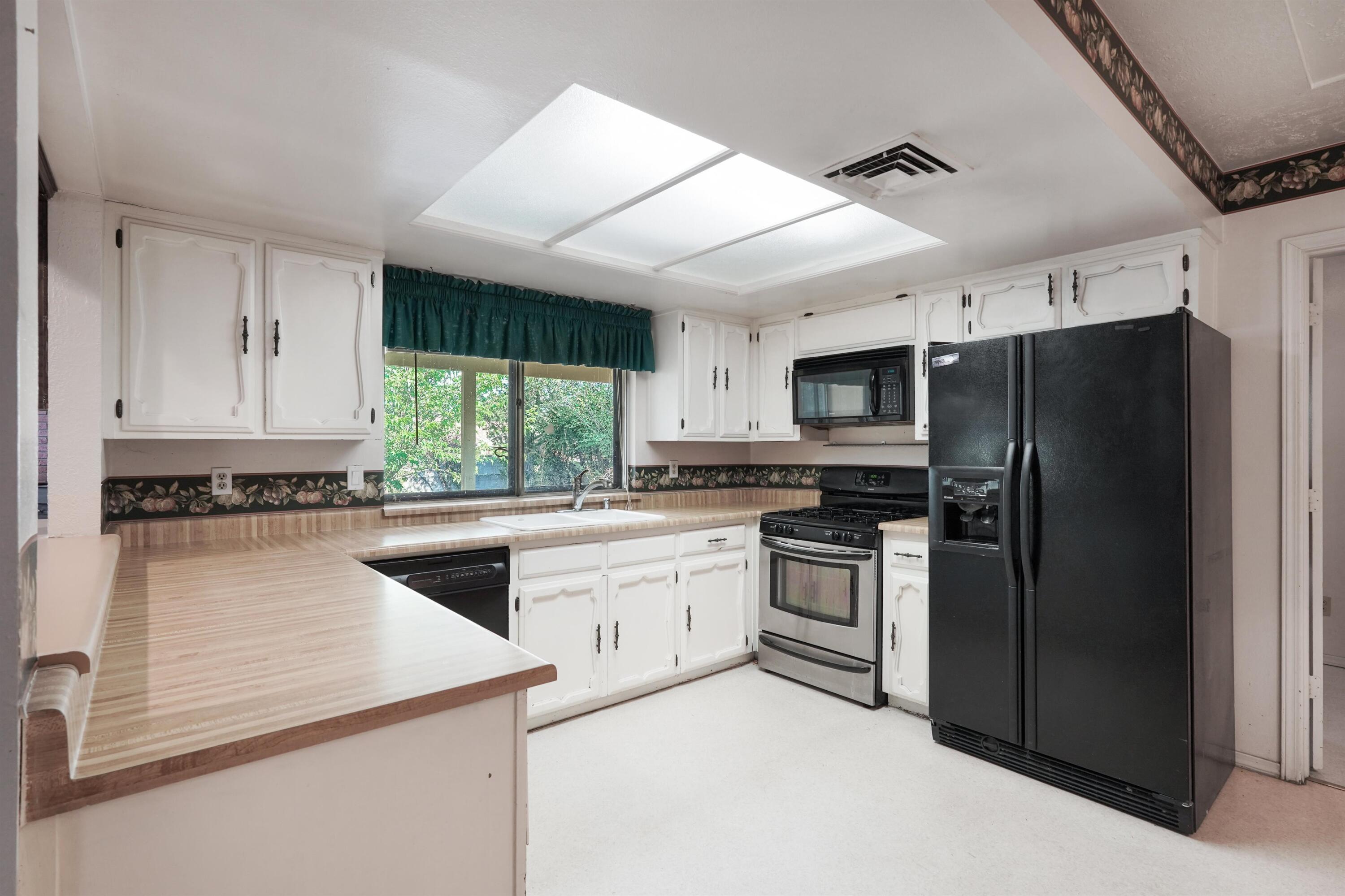 Photo 3 — 7205 Luella Anne Drive NE