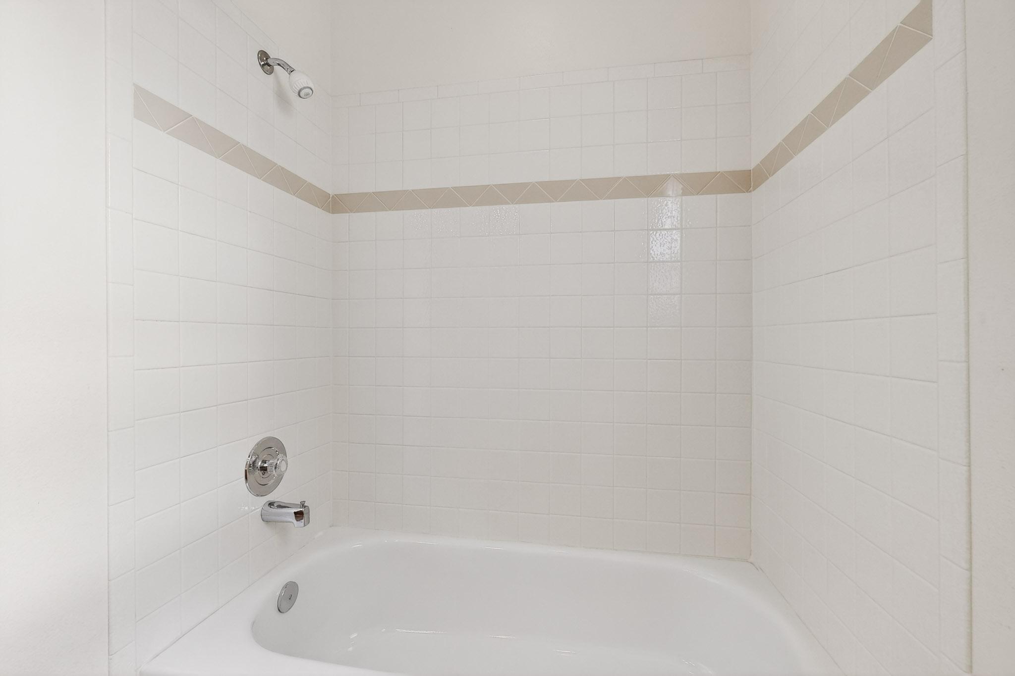 Photo 8 — 10517 Sorrento Drive NW