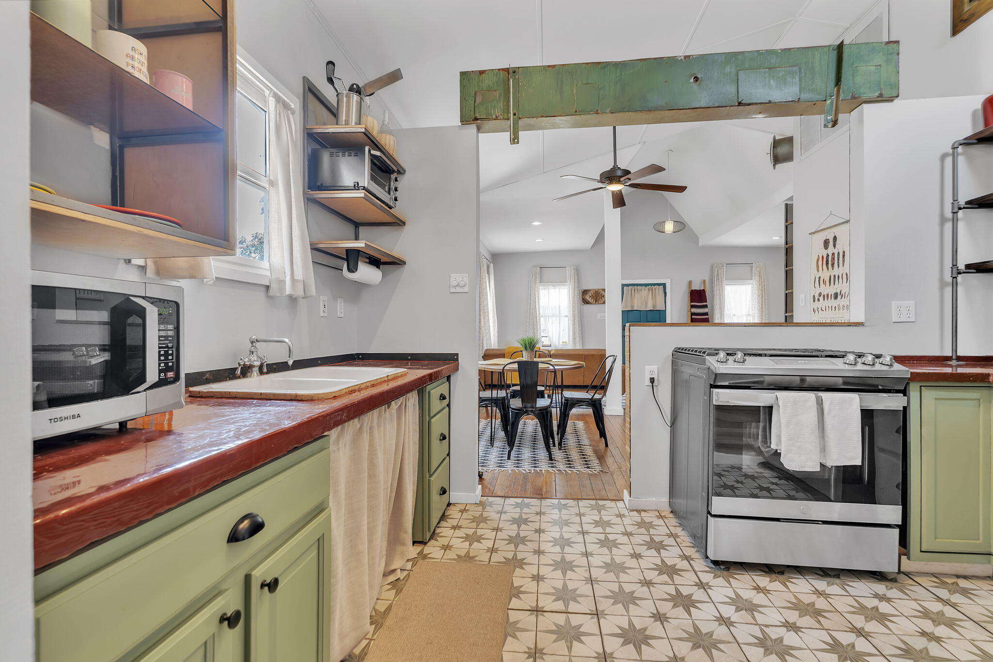 Photo 18 — 613 Iron Avenue SE
