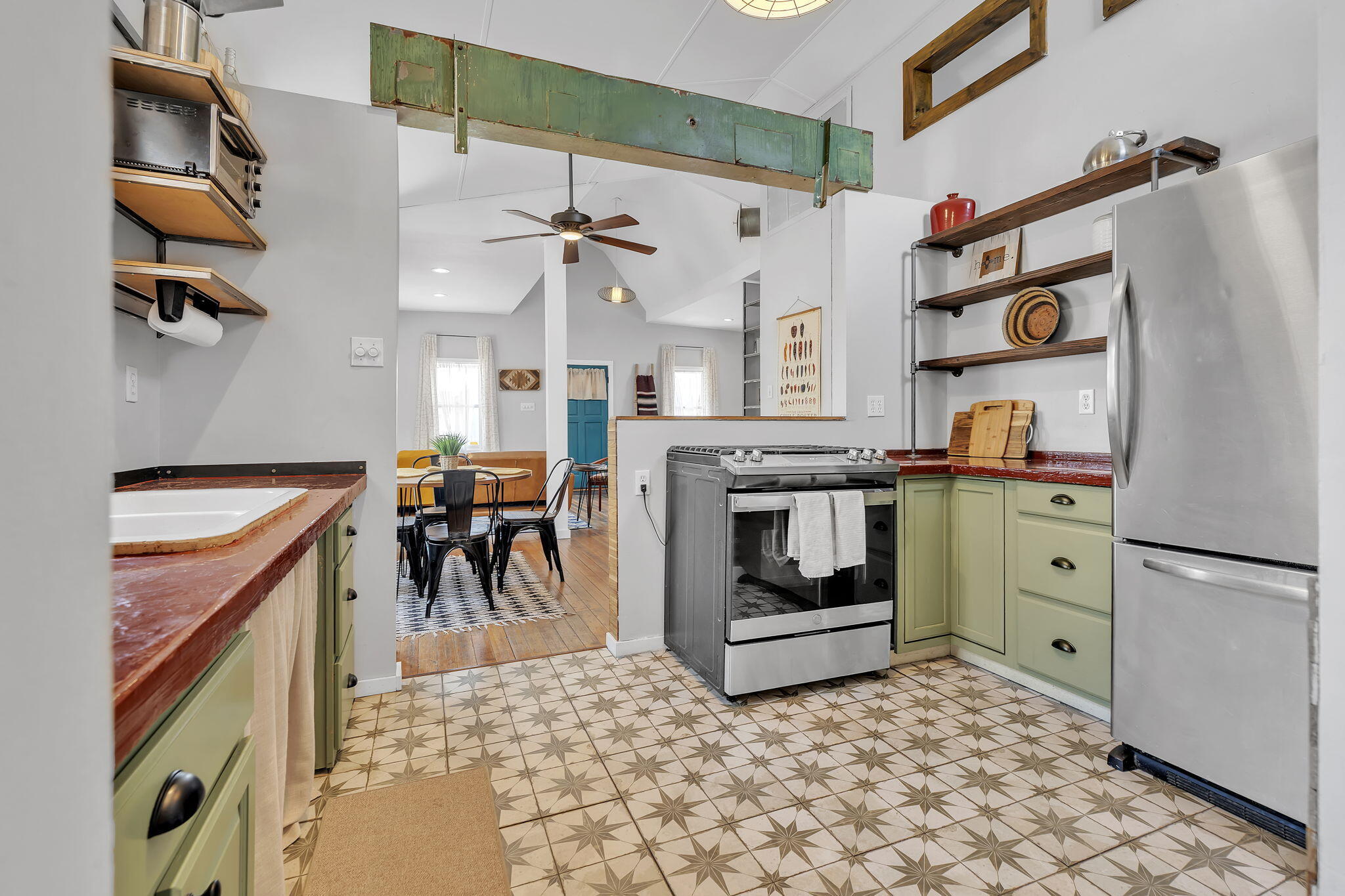 Photo 15 — 613 Iron Avenue SE