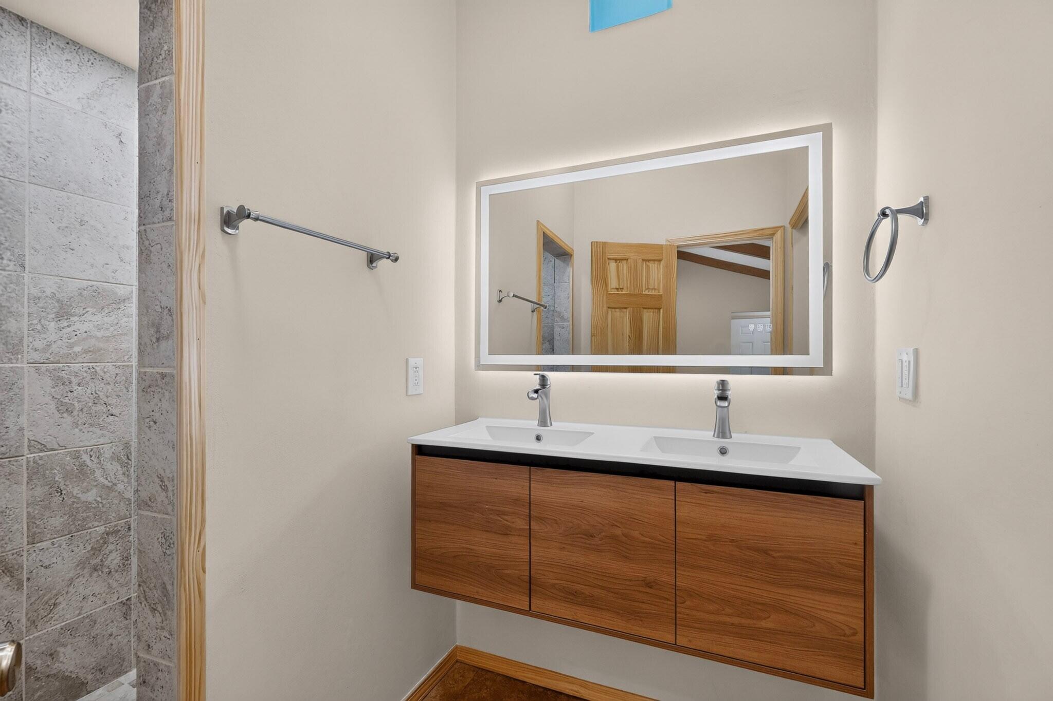 Photo 4 — 6317 Mossman Place NE