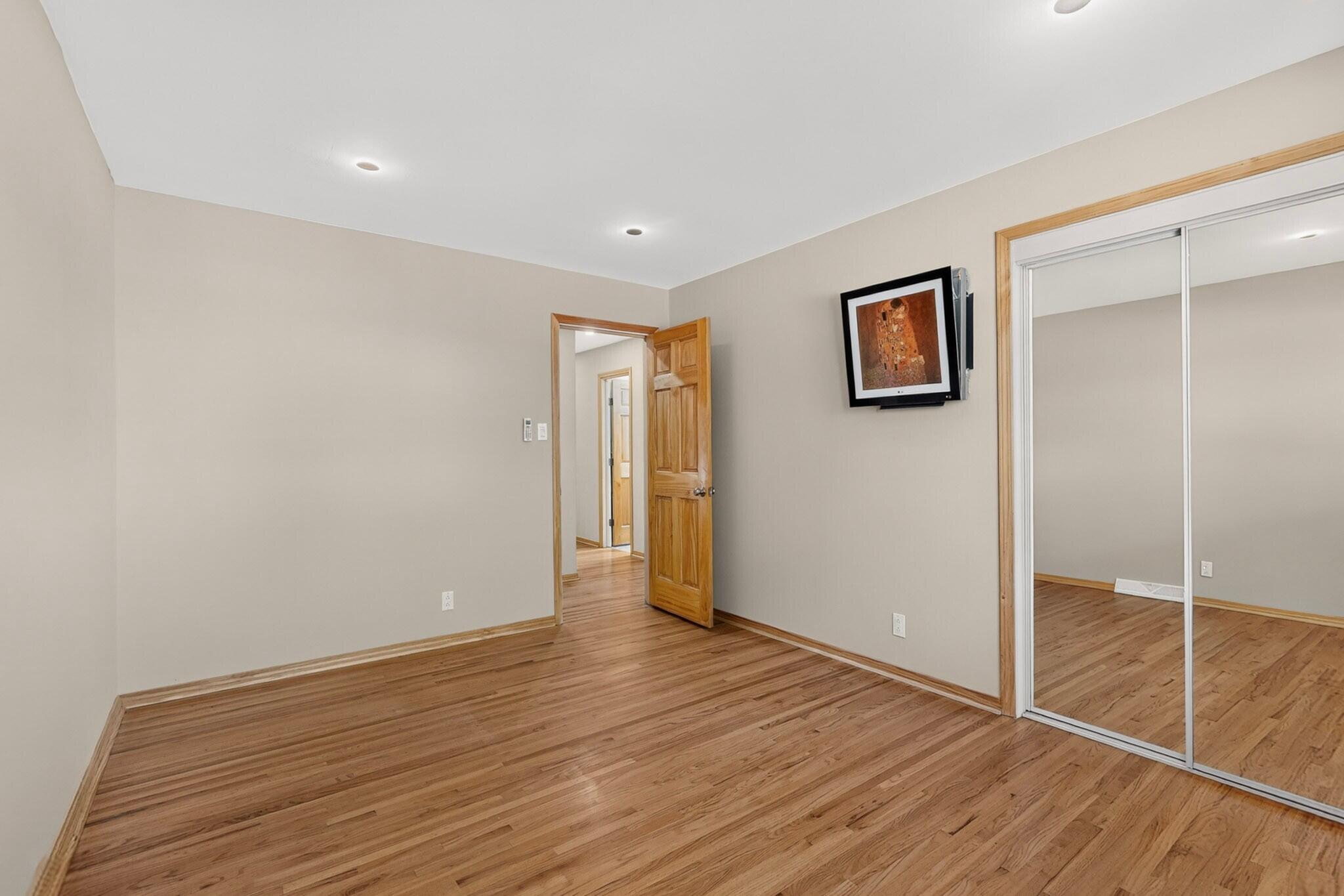 Photo 8 — 6317 Mossman Place NE