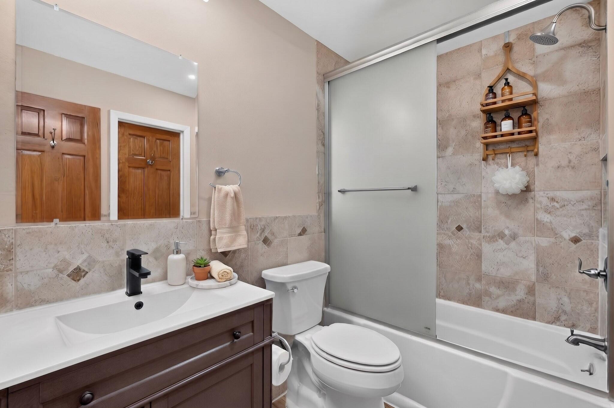 Photo 10 — 6317 Mossman Place NE