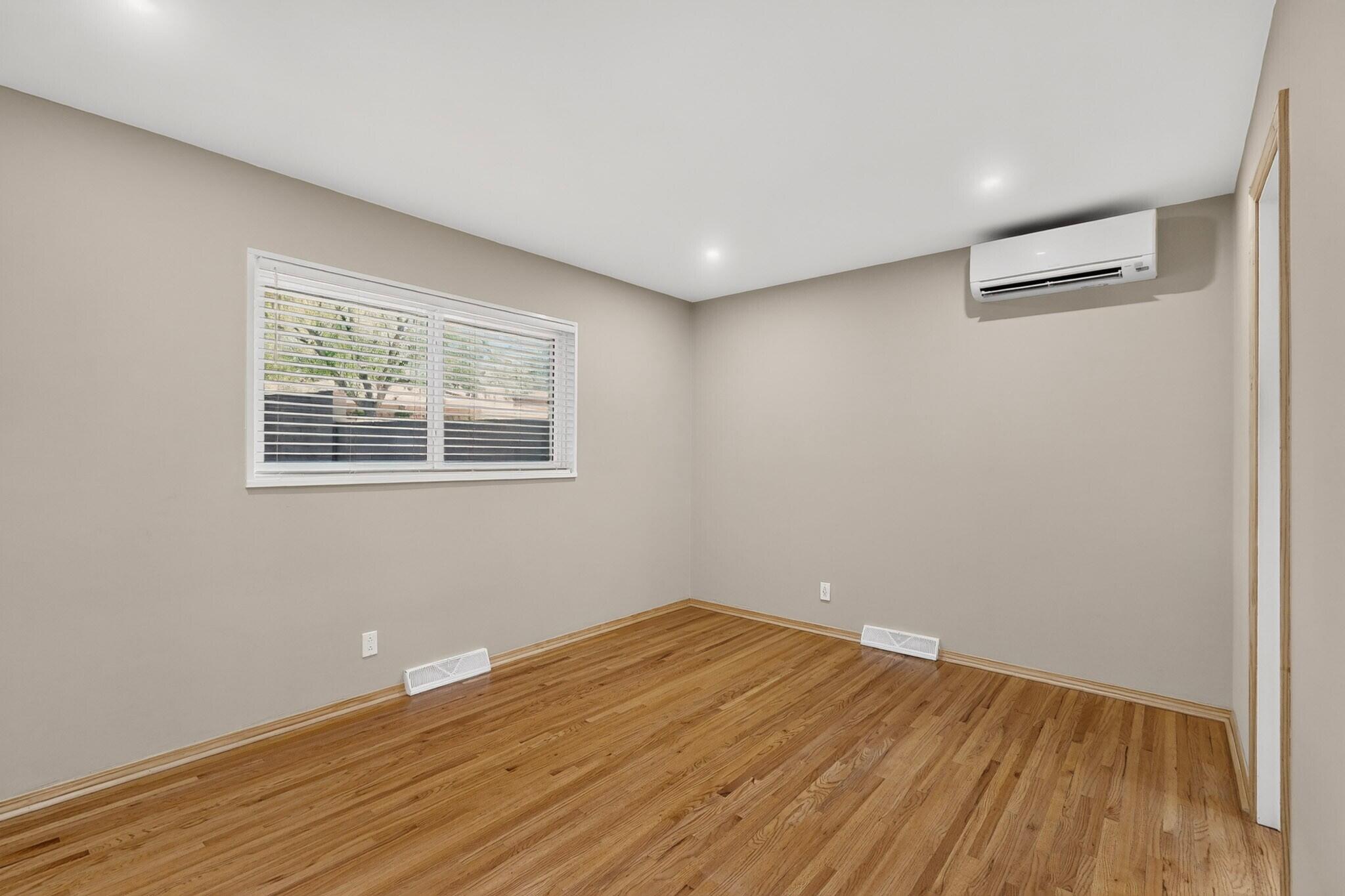 Photo 11 — 6317 Mossman Place NE