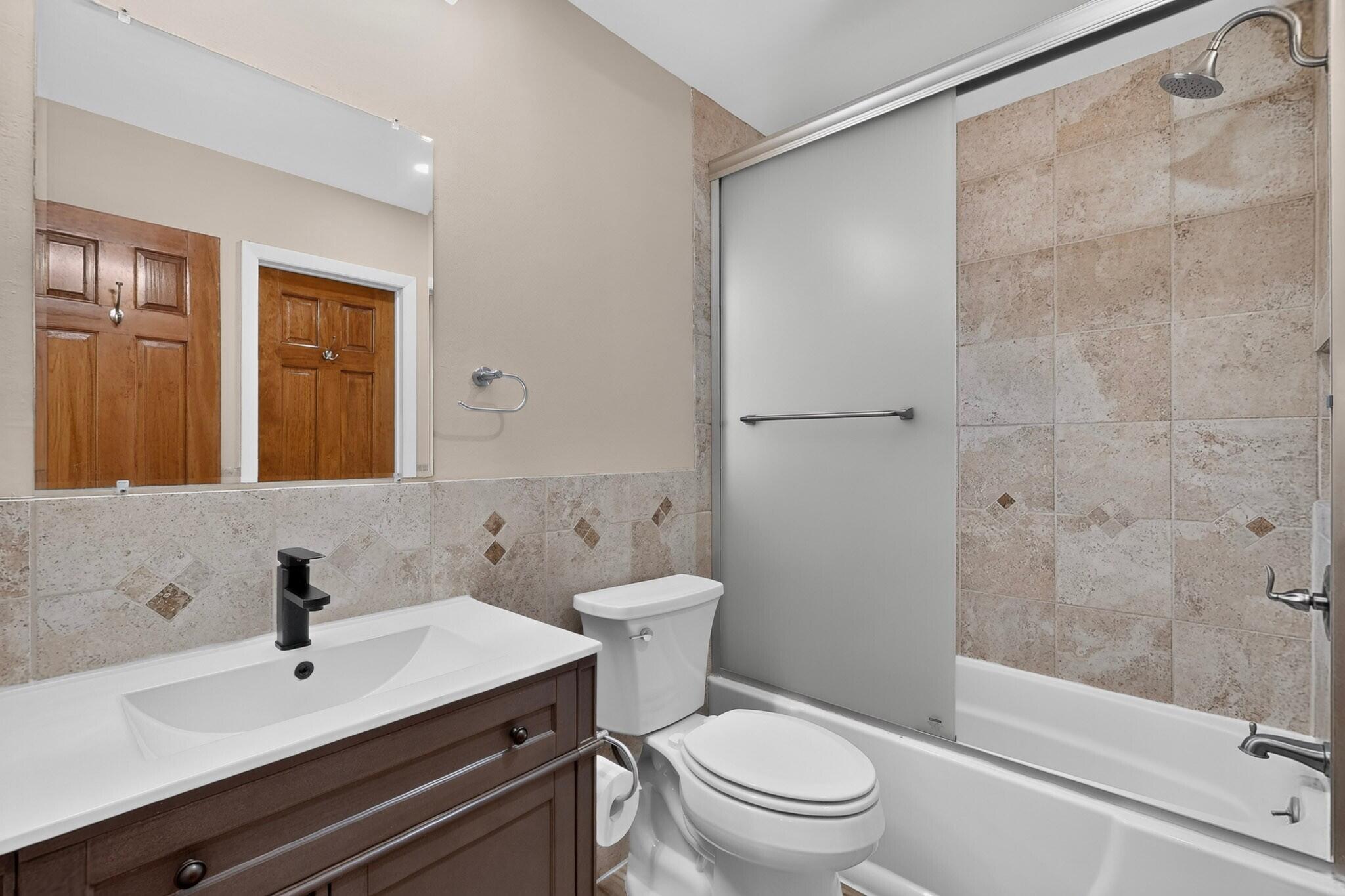 Photo 14 — 6317 Mossman Place NE