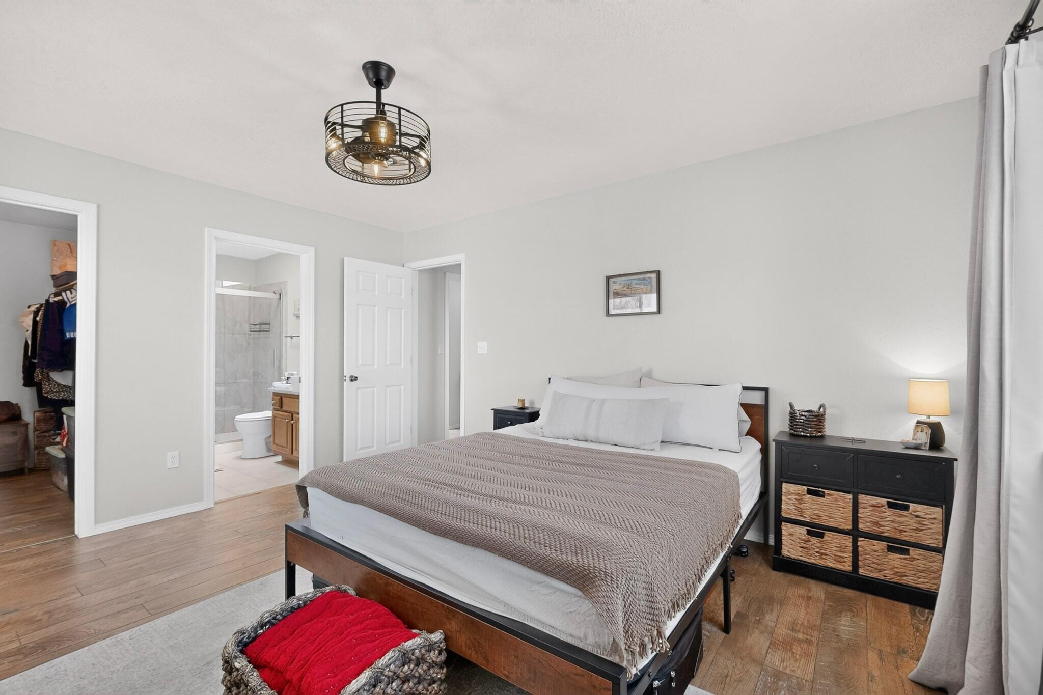 Photo 18 — 4701 Morris Street NE 3904