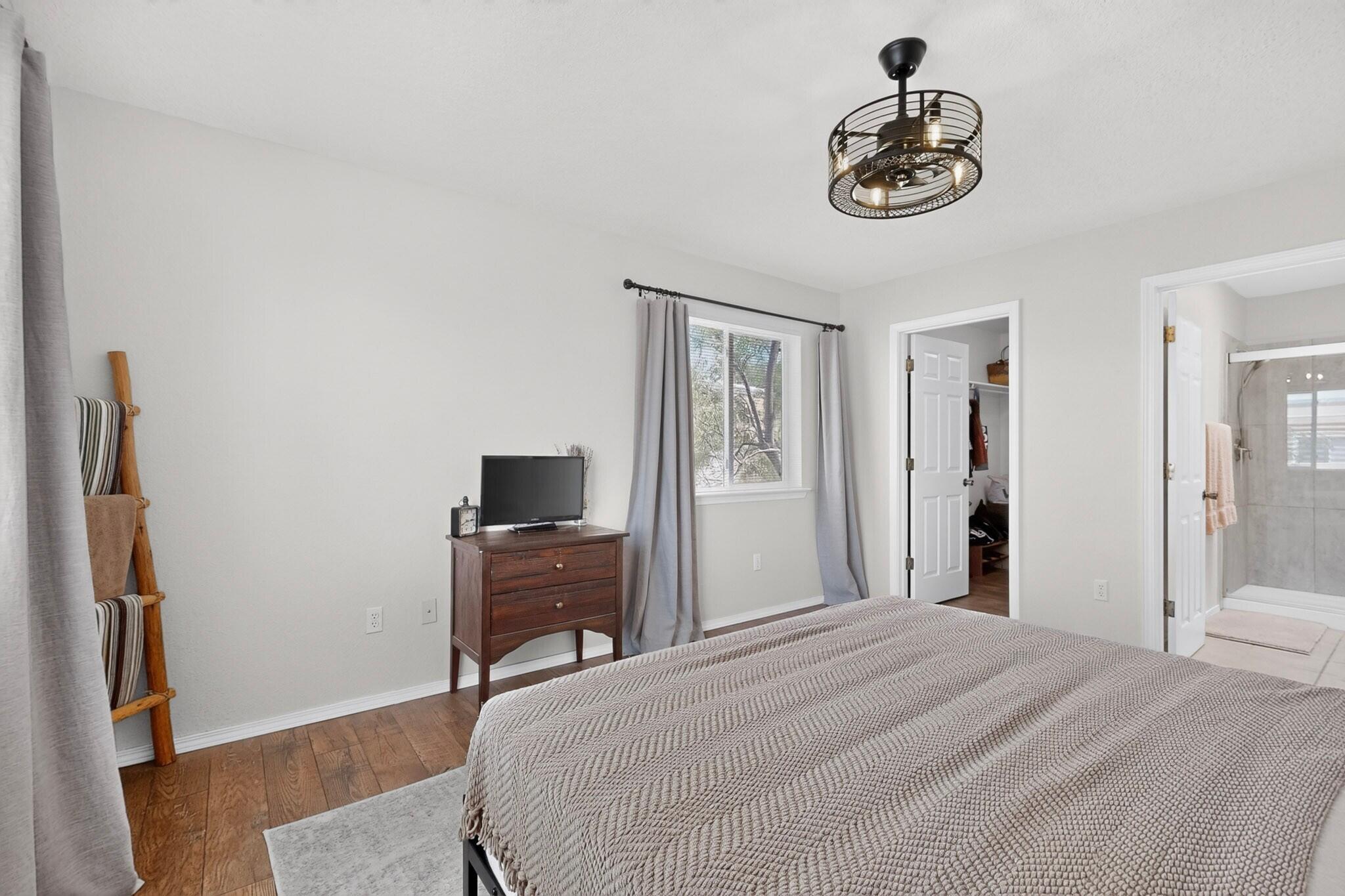 Photo 17 — 4701 Morris Street NE 3904