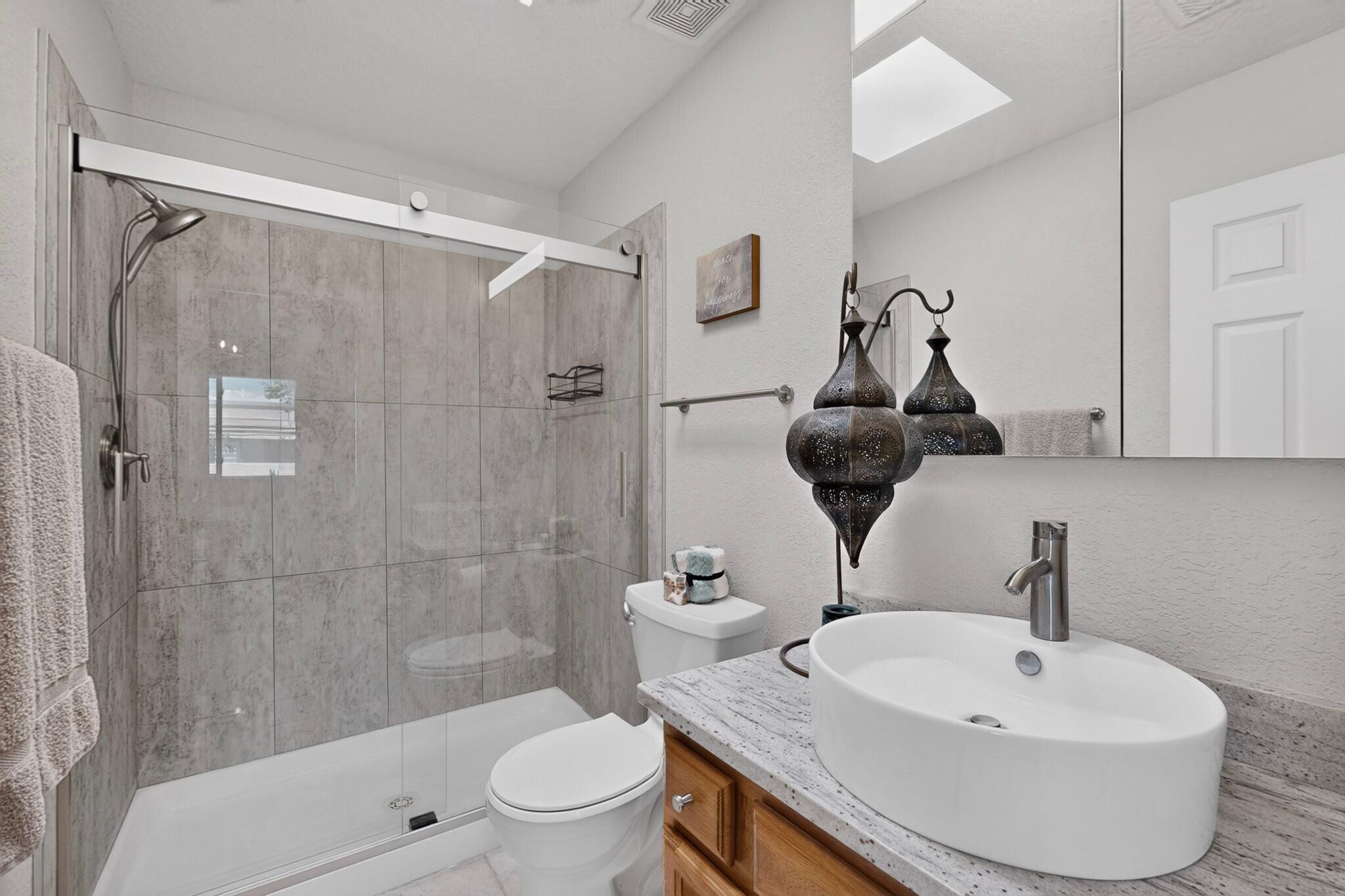 Photo 15 — 4701 Morris Street NE 3904