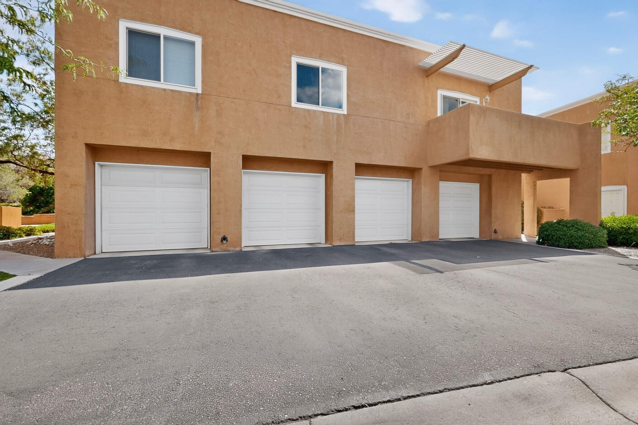 Photo 2 — 4701 Morris Street NE 3904