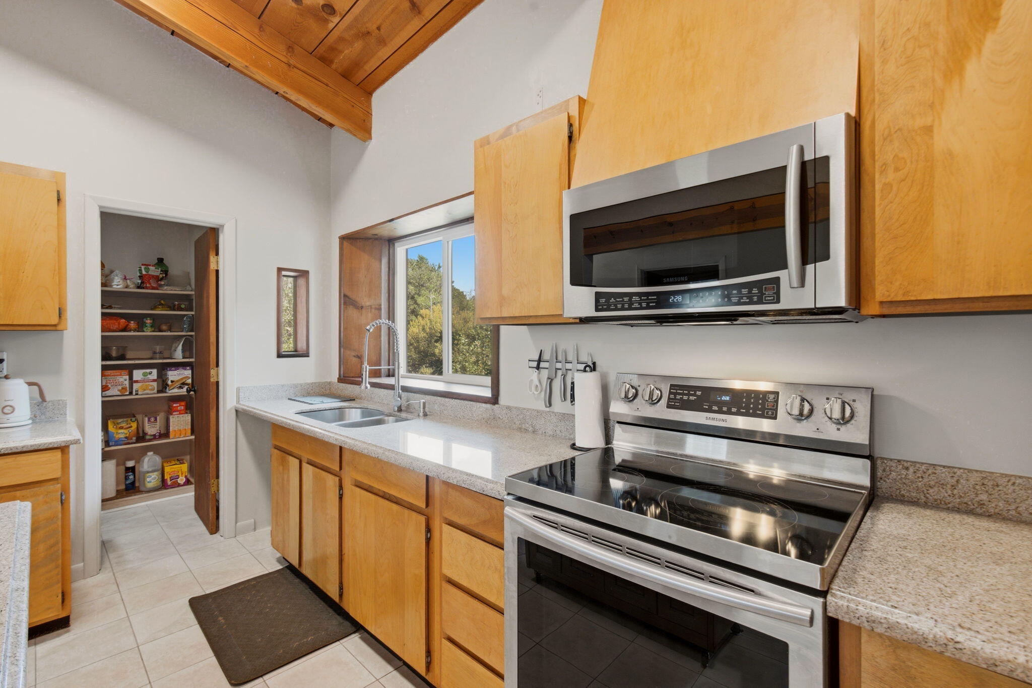Photo 5 — 54 Baillo Drive