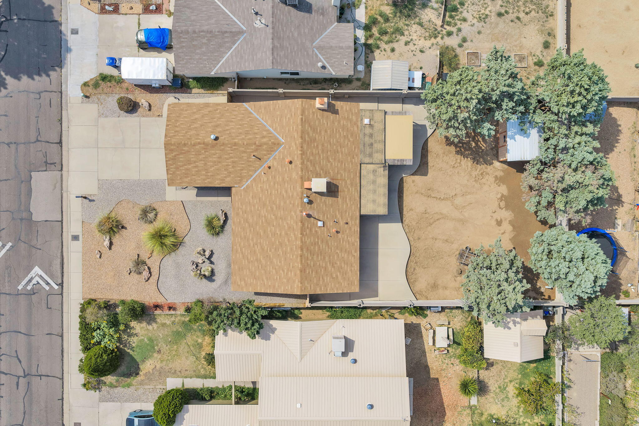 Photo 11 — 2445 Algodones Street NE