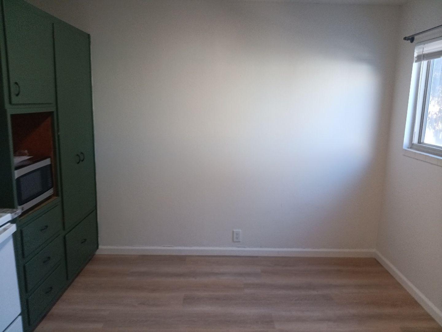 Photo 3 — 420 Rhode Island Street SE