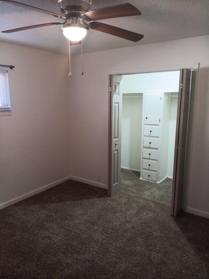 Photo 8 — 420 Rhode Island Street SE