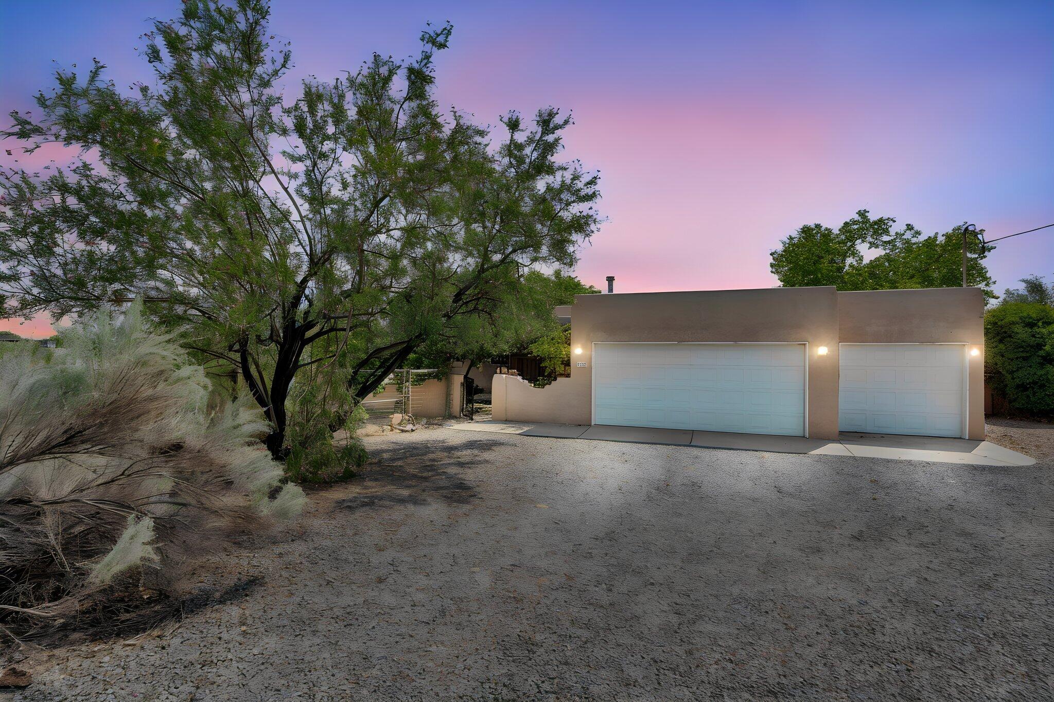 115 El Rey Drive NW, Corrales, NM 87048