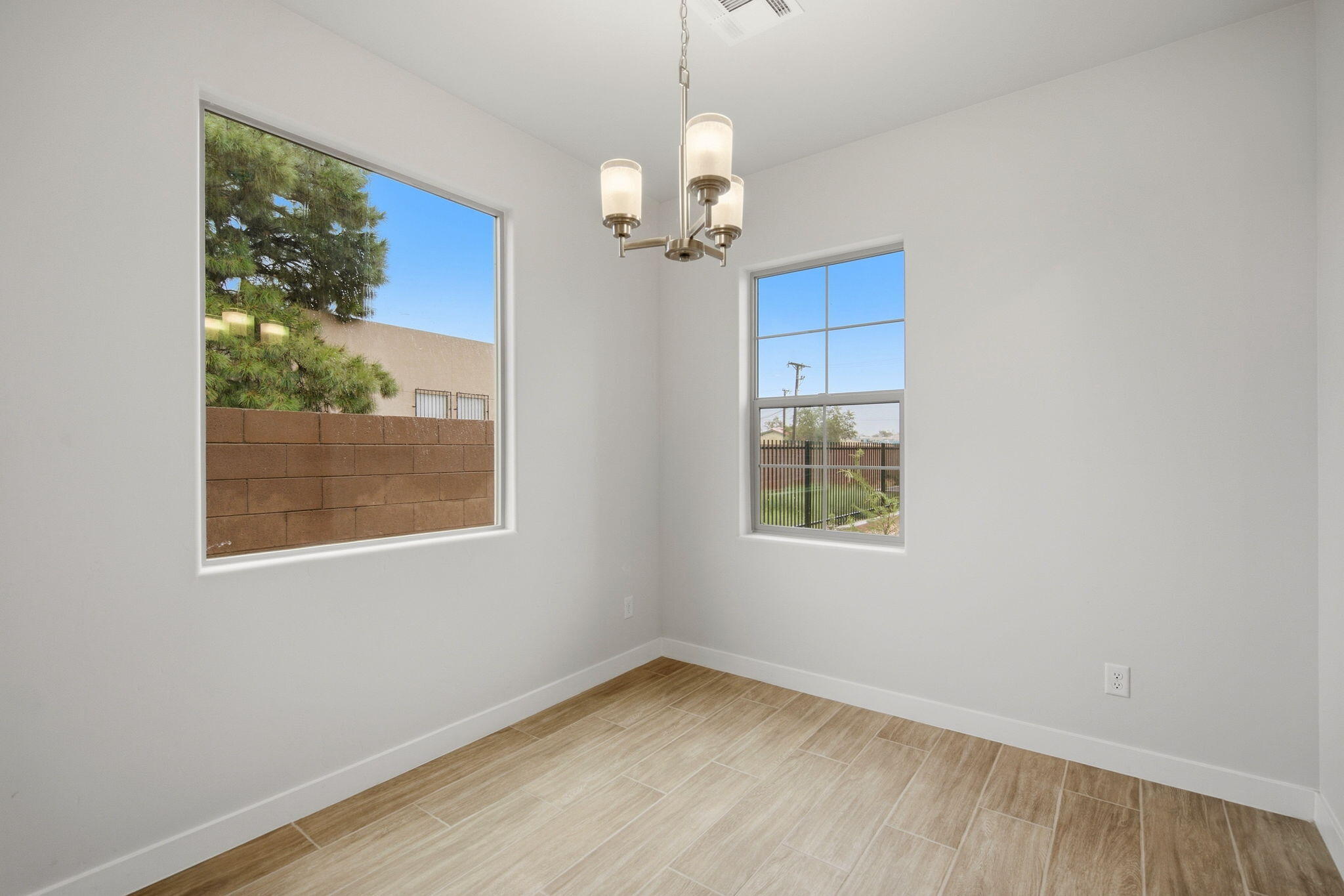 Photo 2 — 403 Spanish Walk Place NW
