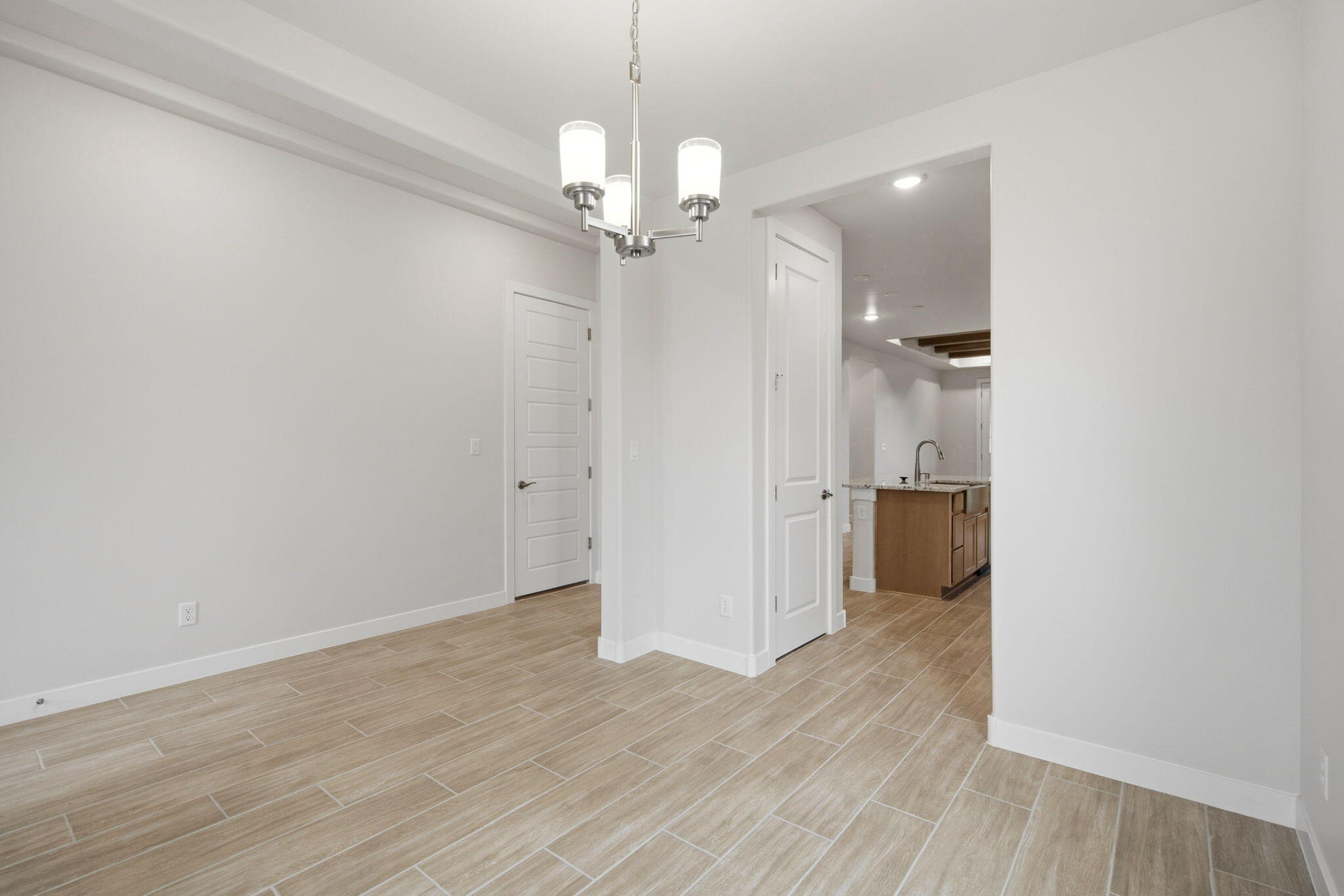 Photo 3 — 403 Spanish Walk Place NW