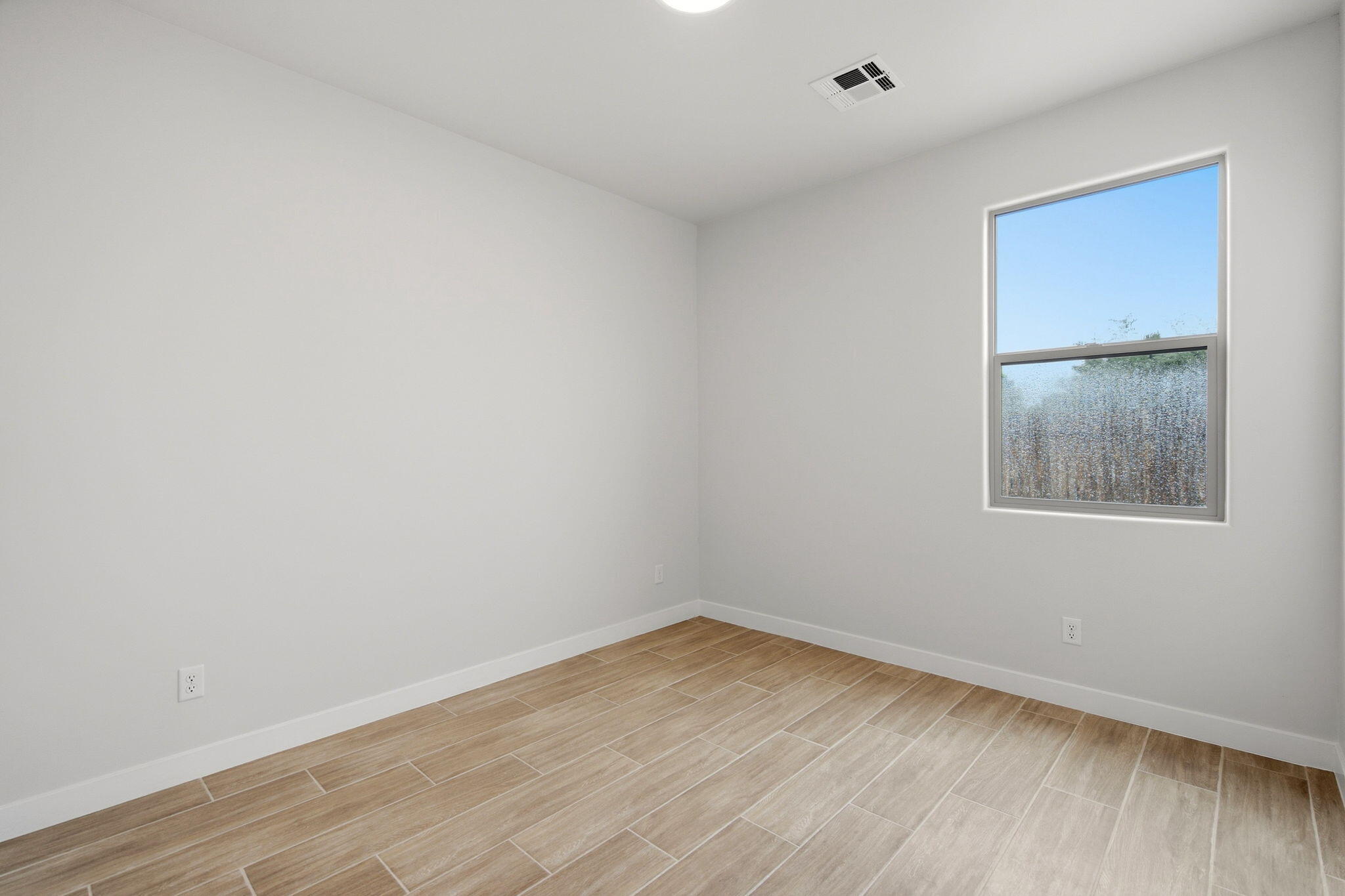 Photo 9 — 403 Spanish Walk Place NW