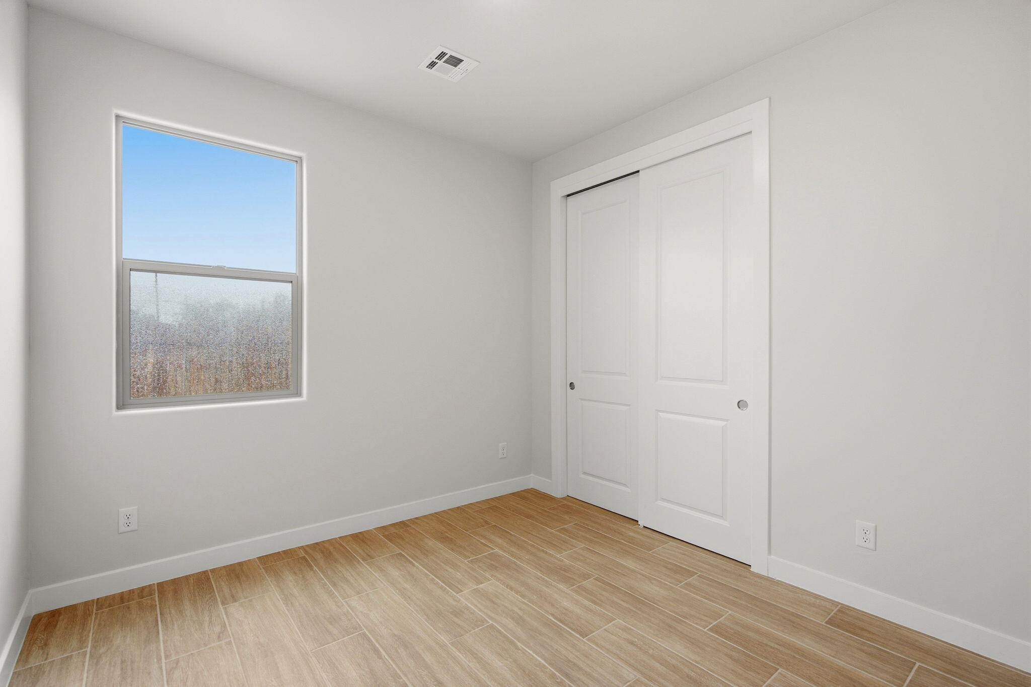 Photo 11 — 403 Spanish Walk Place NW