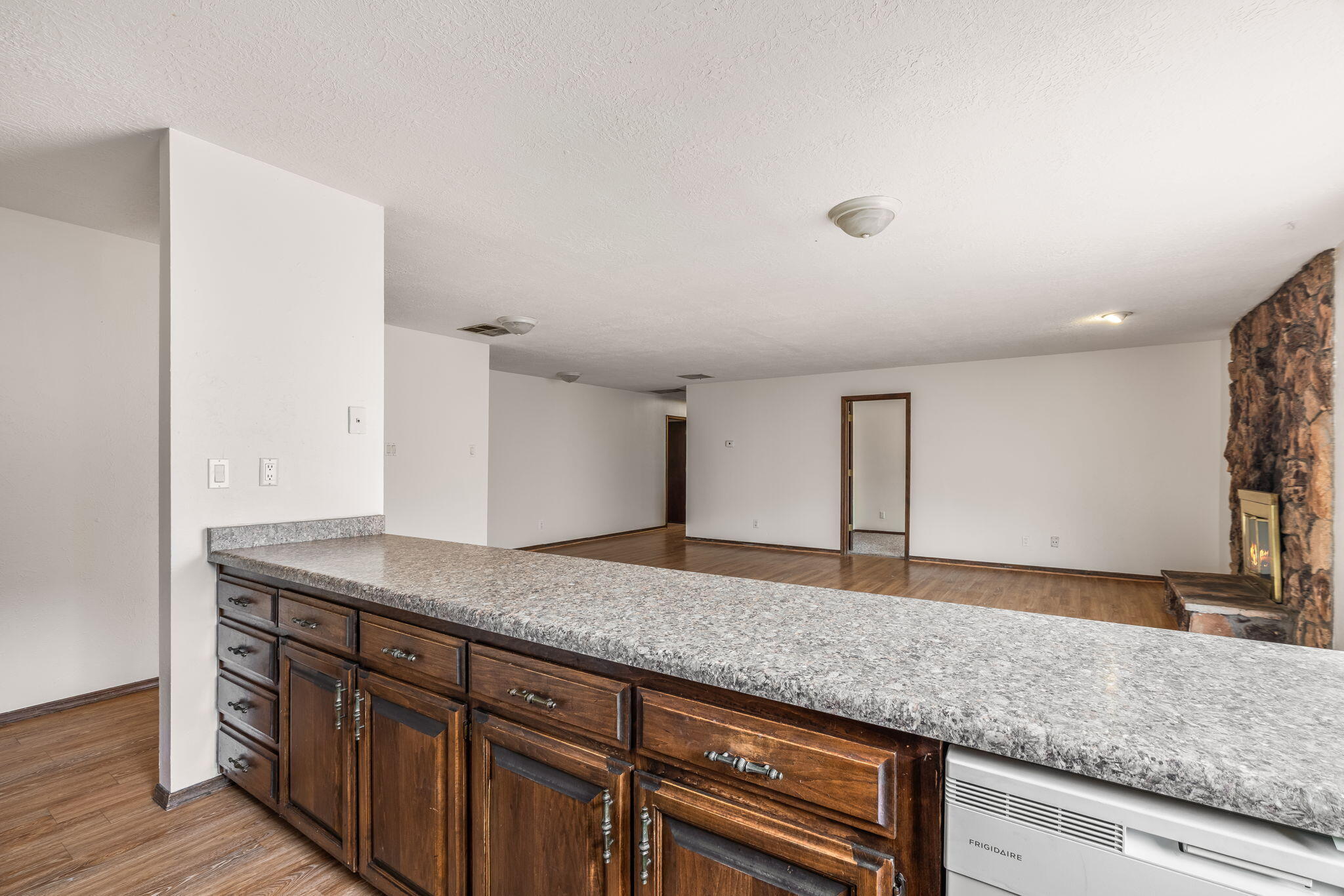 Photo 14 — 2905 Palo Verde Drive NE