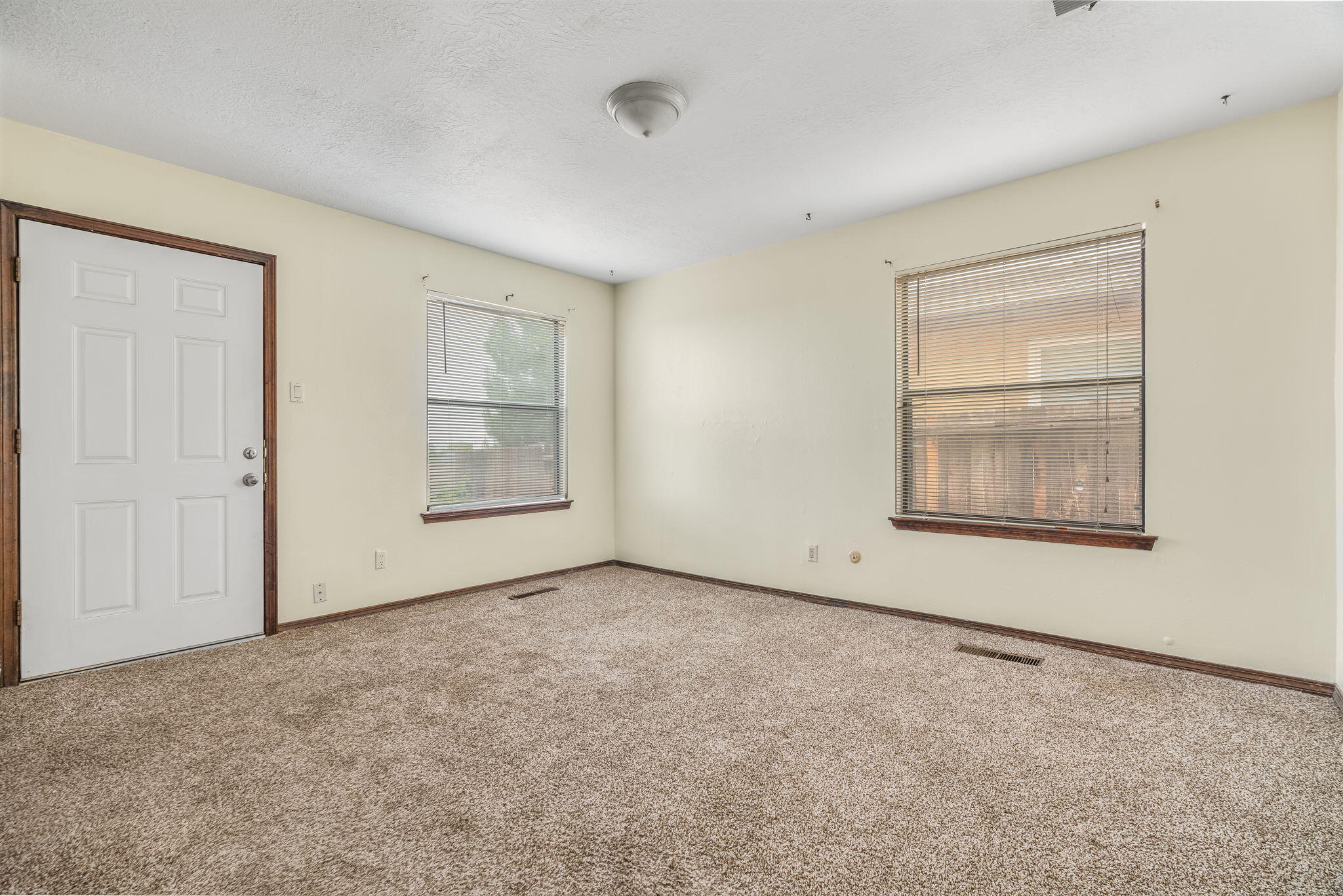 Photo 11 — 2905 Palo Verde Drive NE